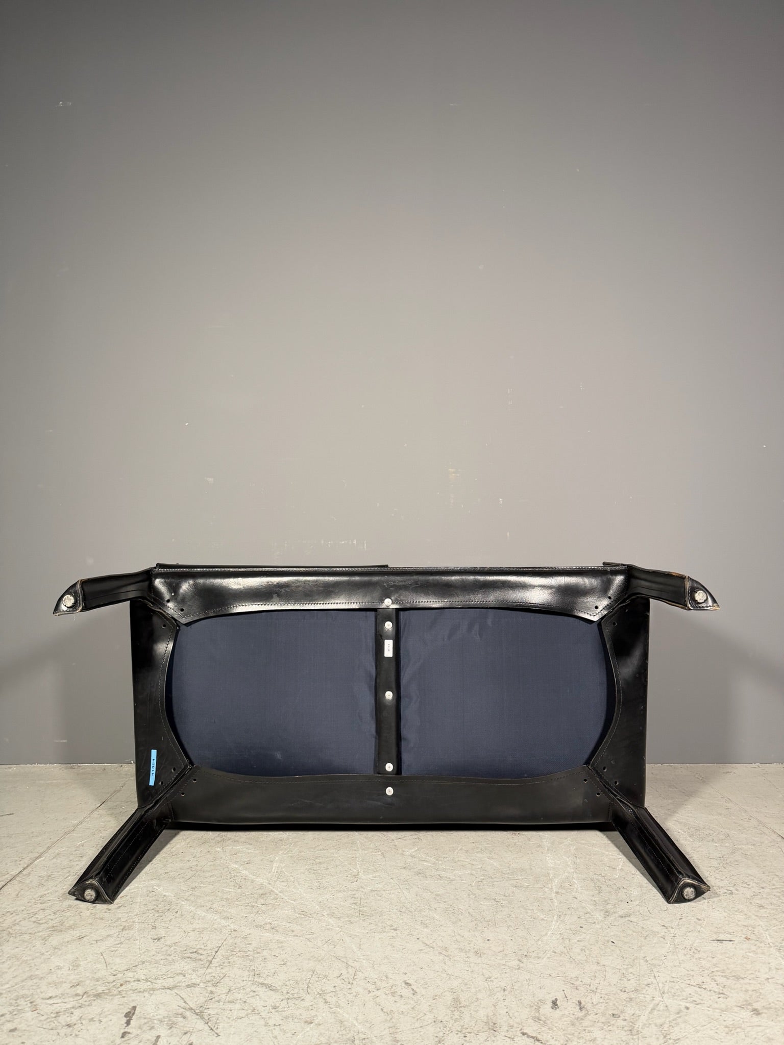 Divanetto in pelle modello "Cab 414"