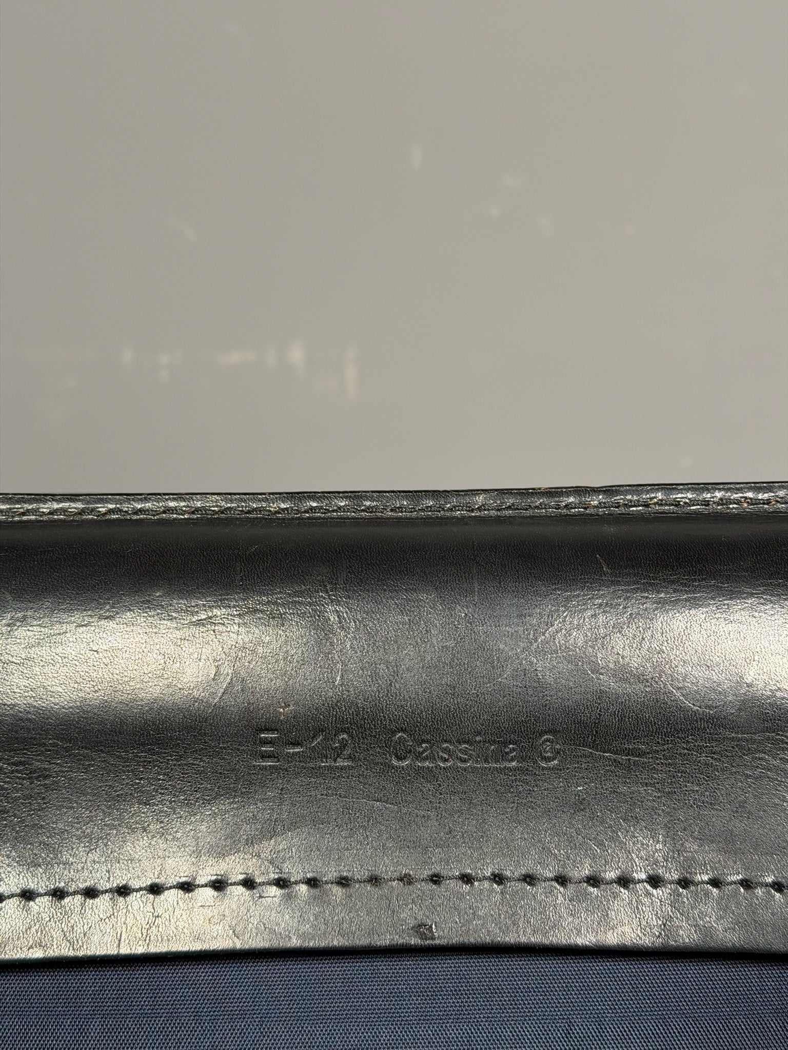 Poltrona in pelle modello "Cab 414"