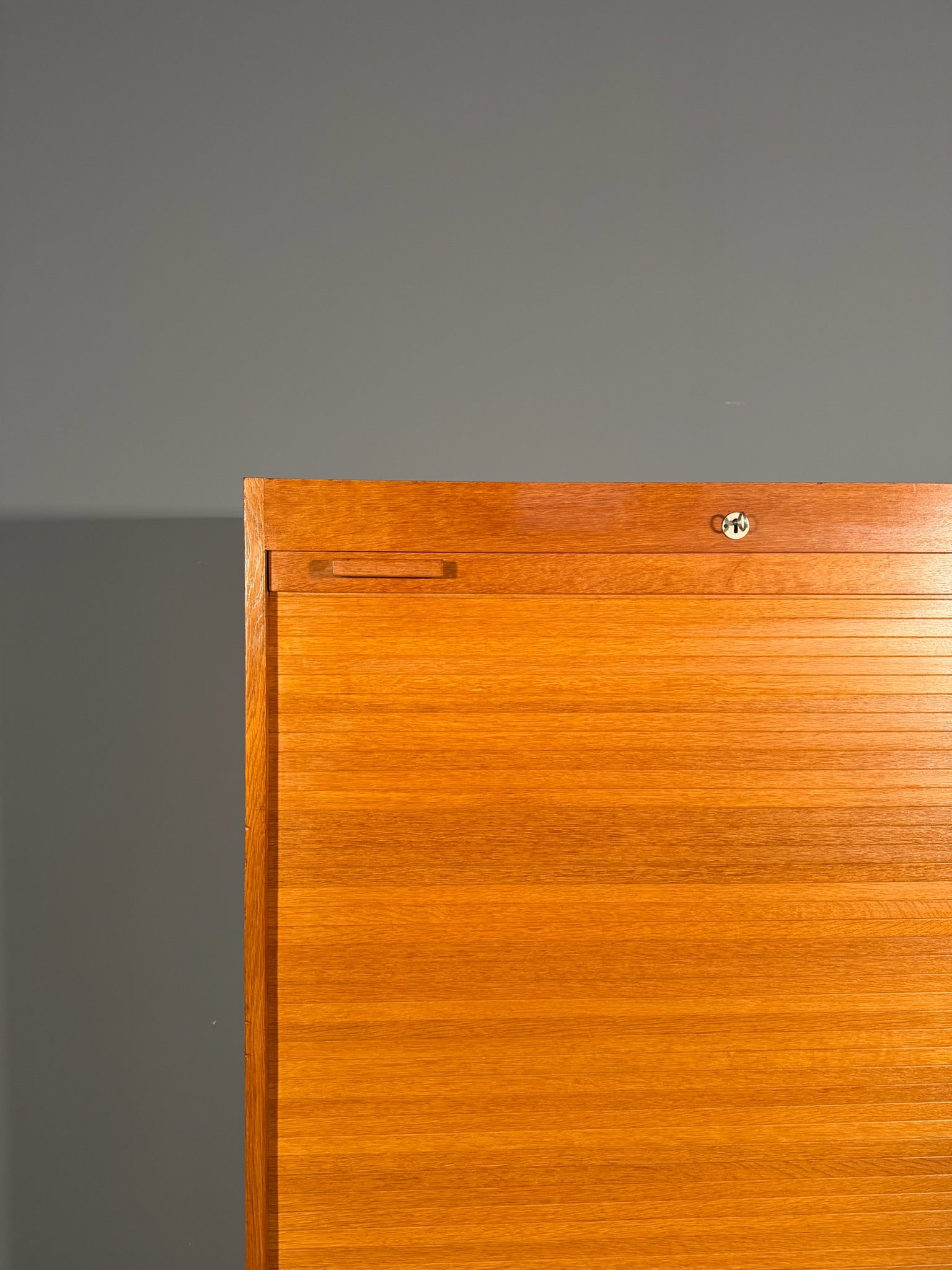 Mobile a serrandina Anni 70