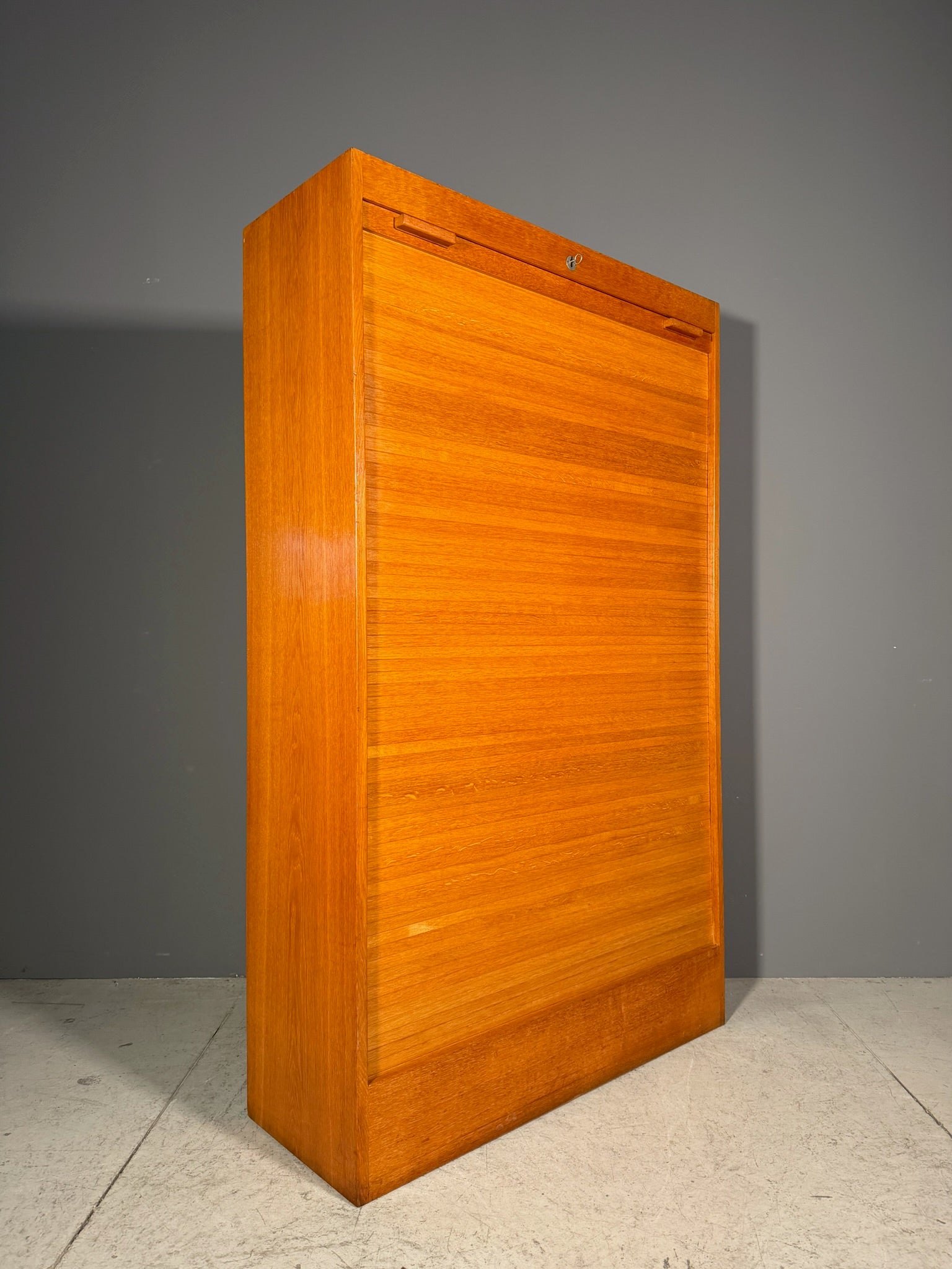 Mobile a serrandina Anni 70