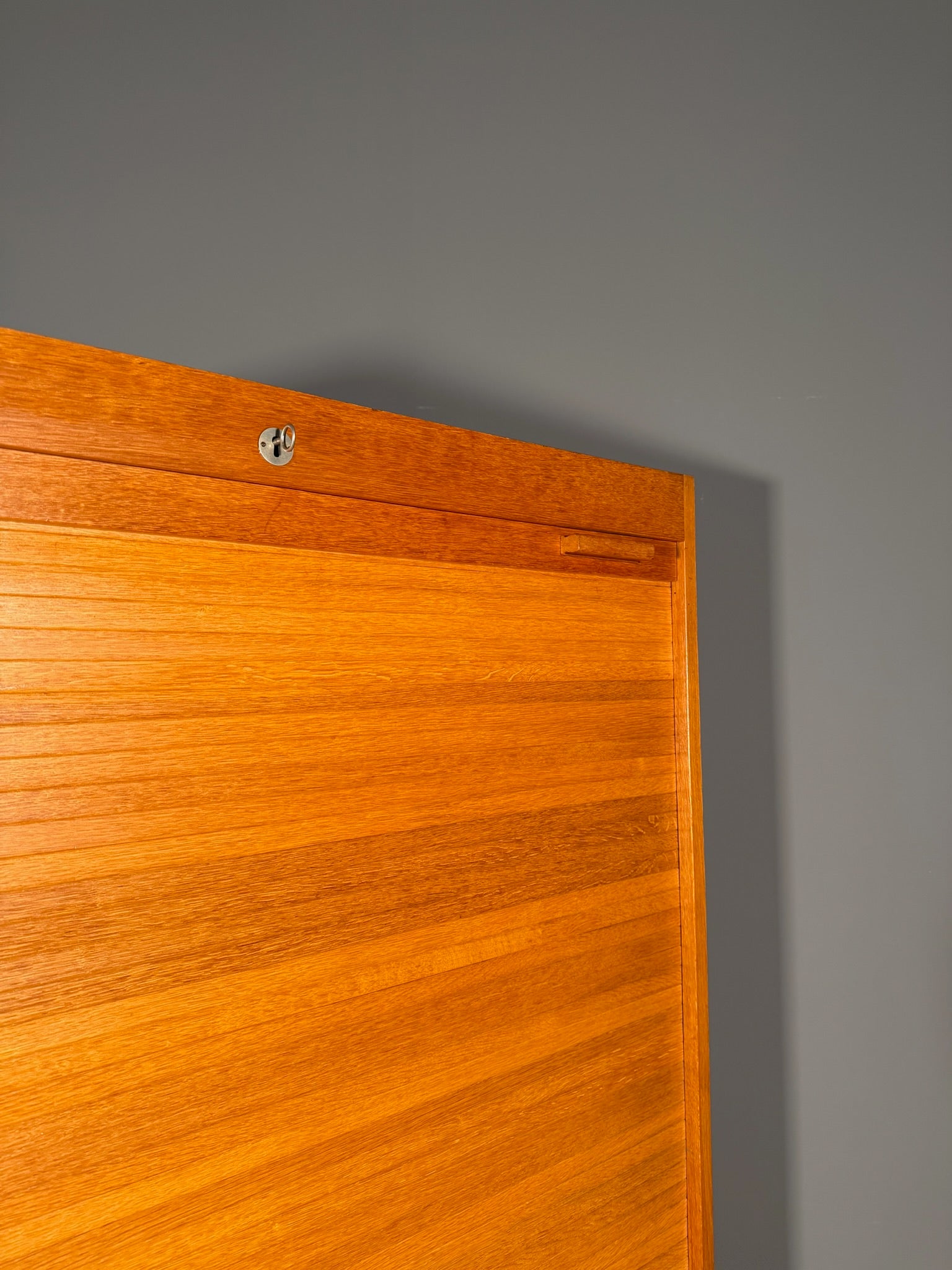 Mobile a serrandina Anni 70