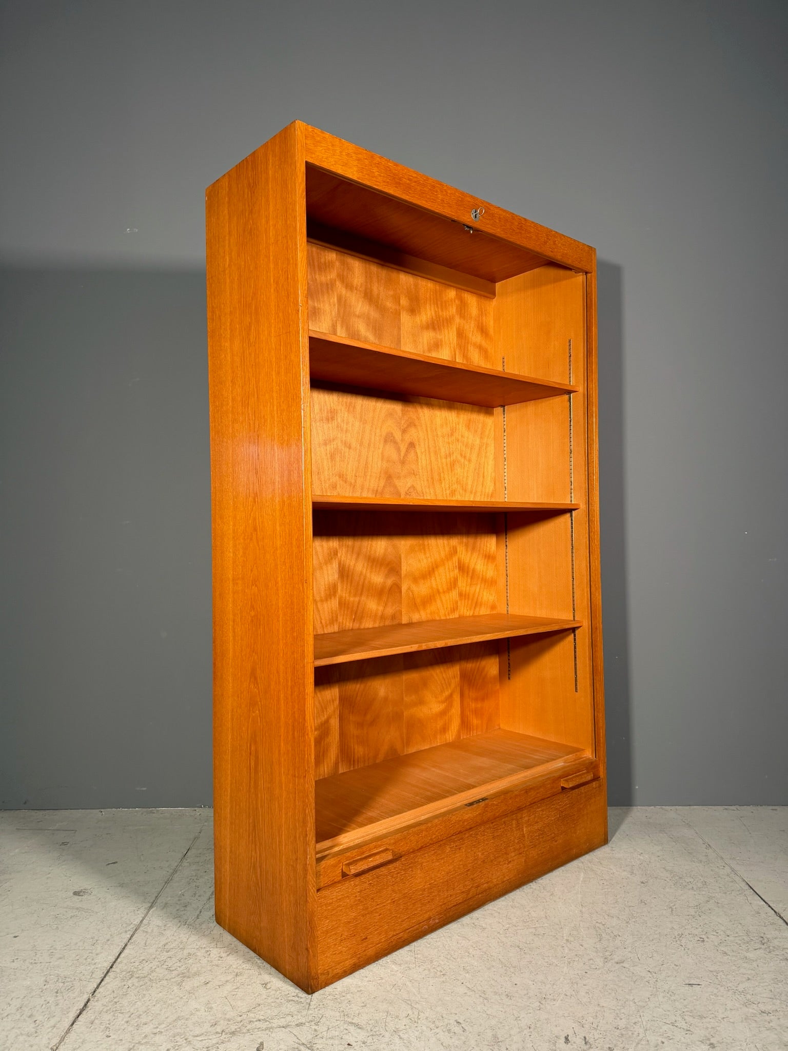 Mobile a serrandina Anni 70