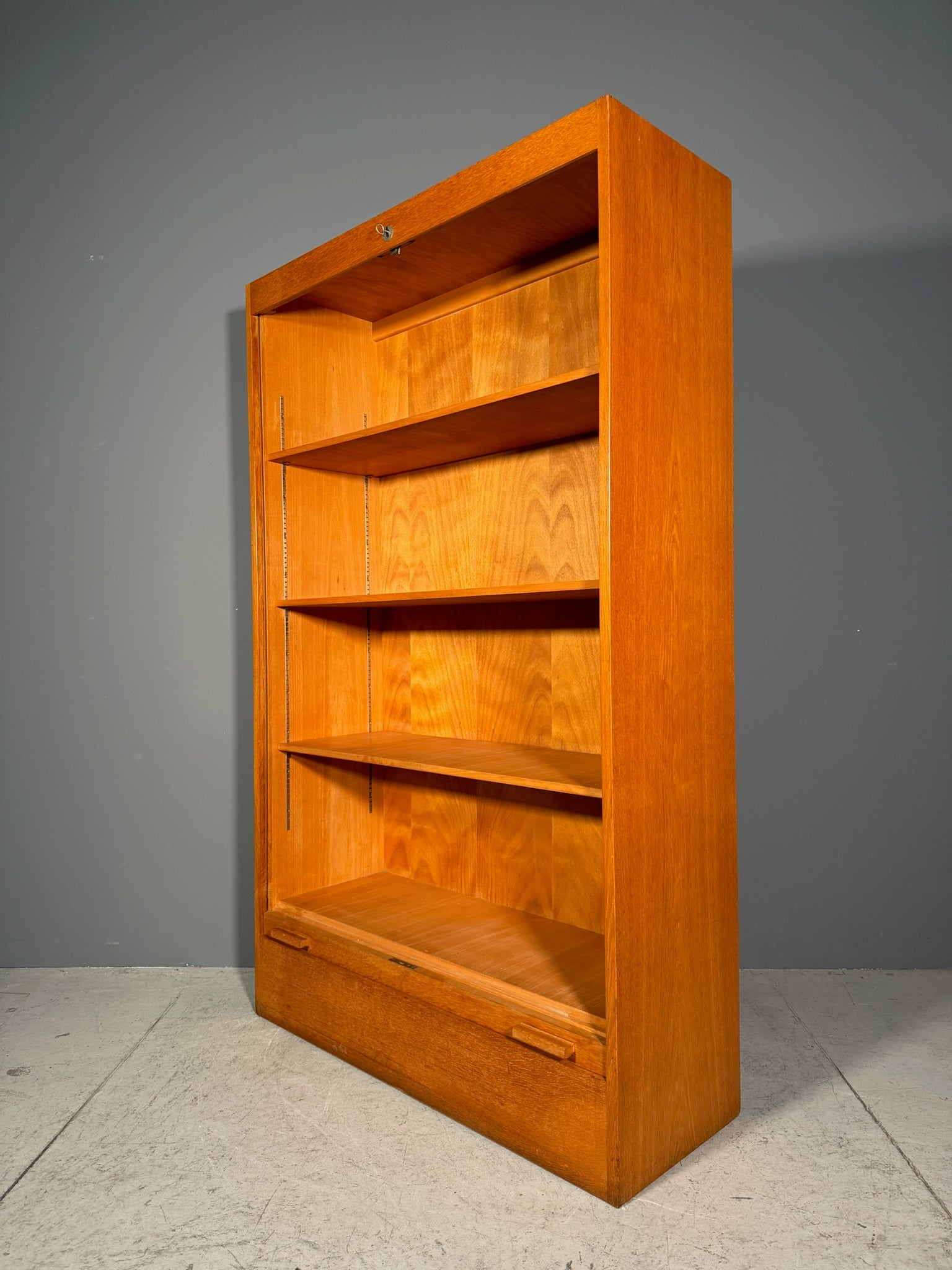 Mobile a serrandina Anni 70