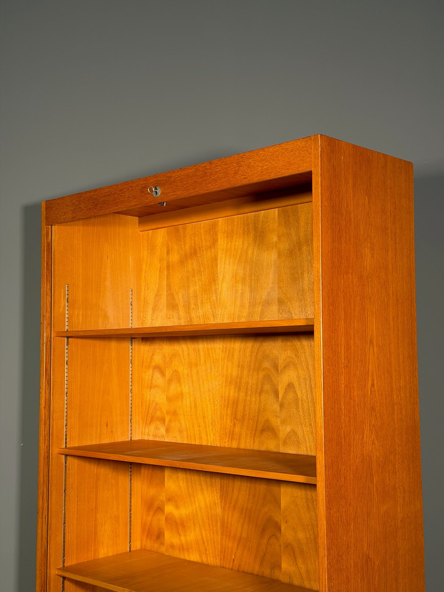 Mobile a serrandina Anni 70