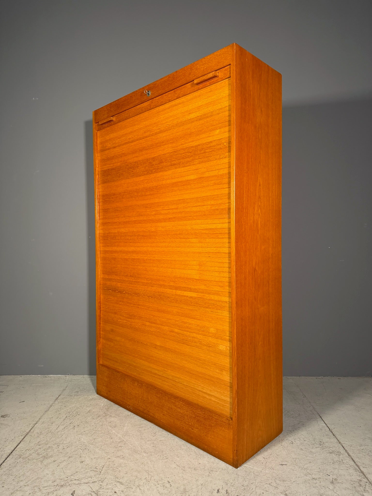 Mobile a serrandina Anni 70