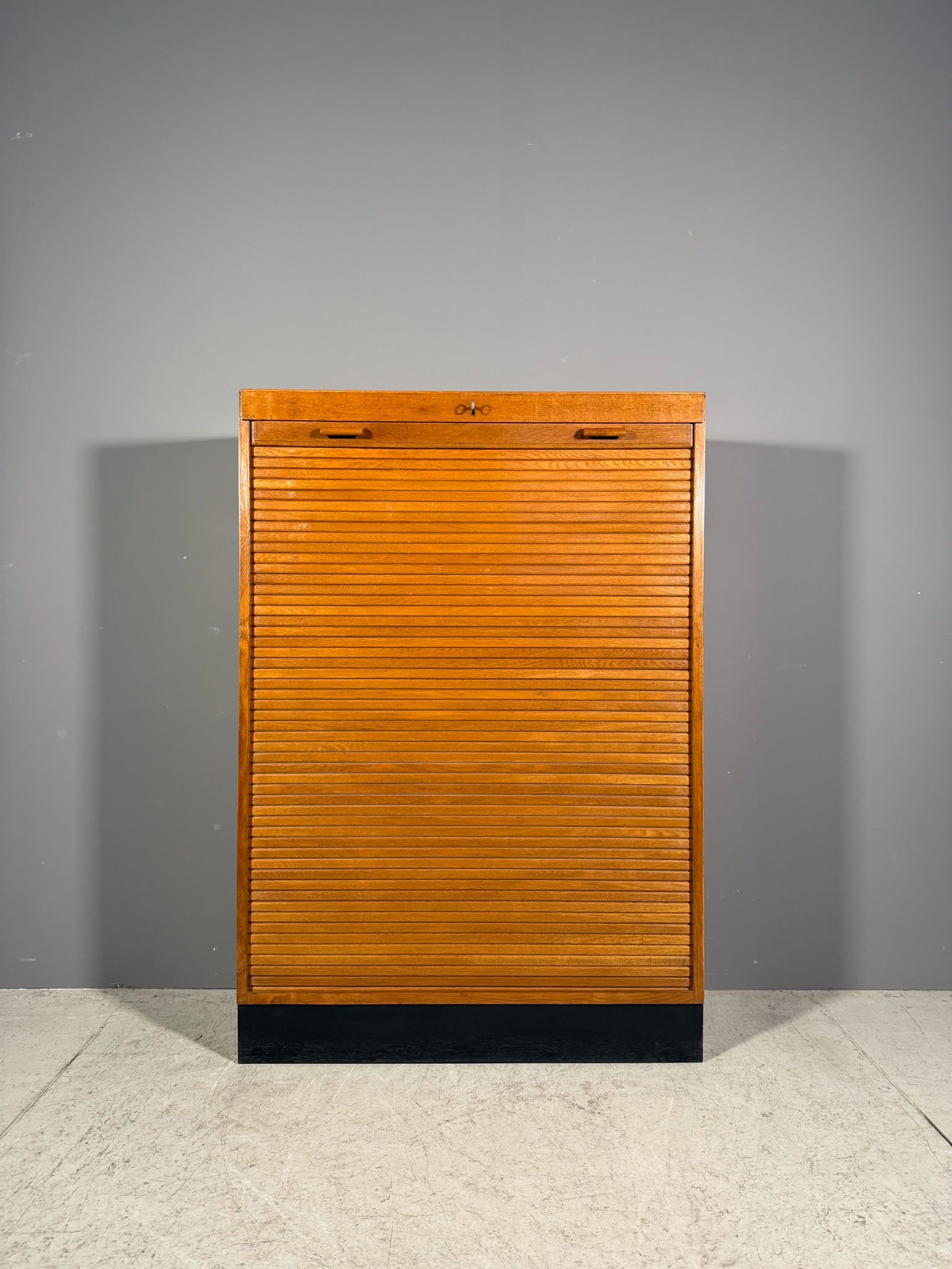 Mobile a serrandina Anni 70