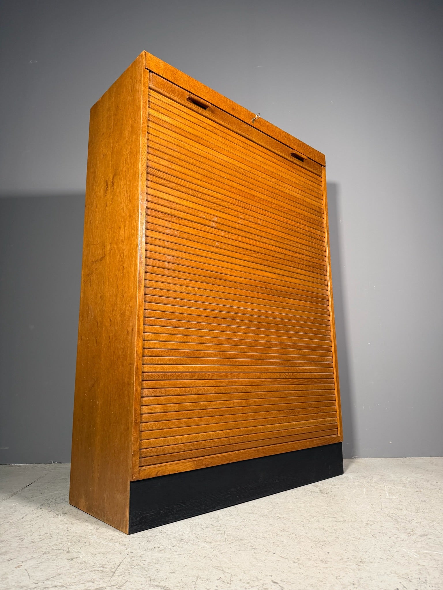 Mobile a serrandina Anni 70