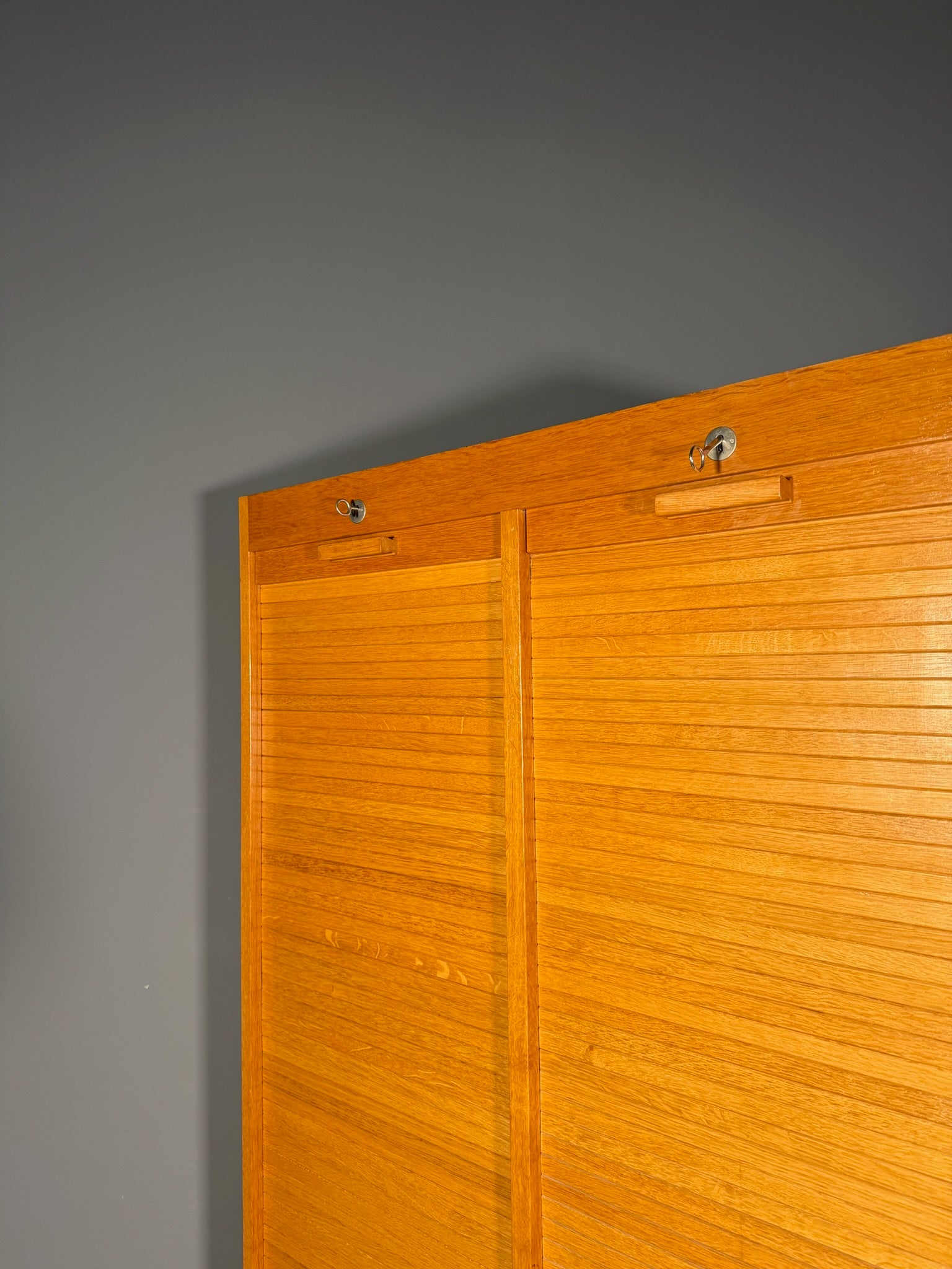 Mobile a serrandina verticale