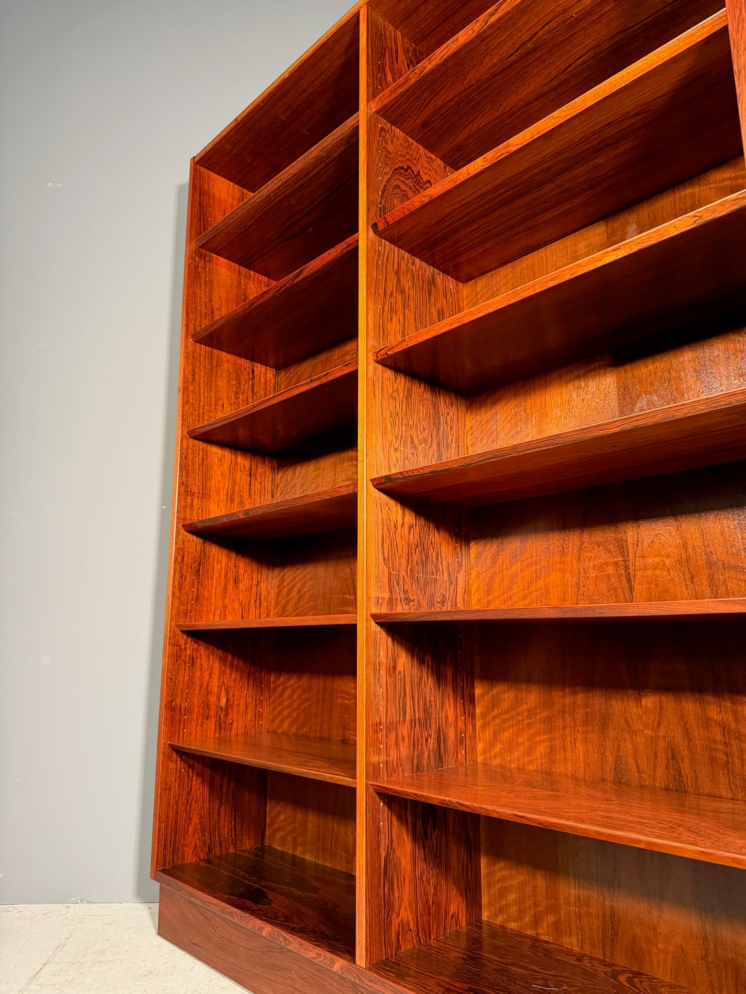 Libreria in palissandro di Poul Hundevad