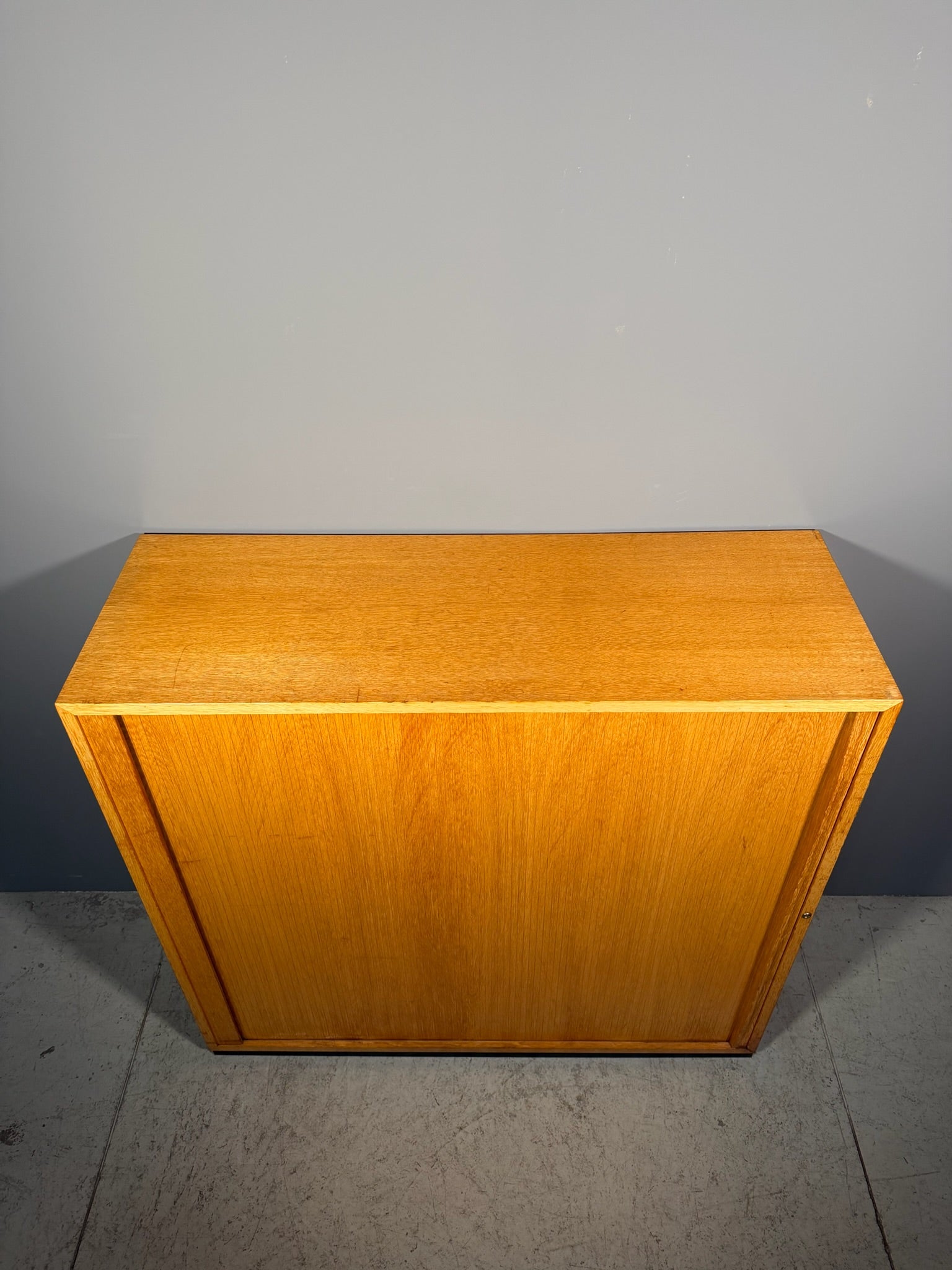 Mobile a serrandina laterale