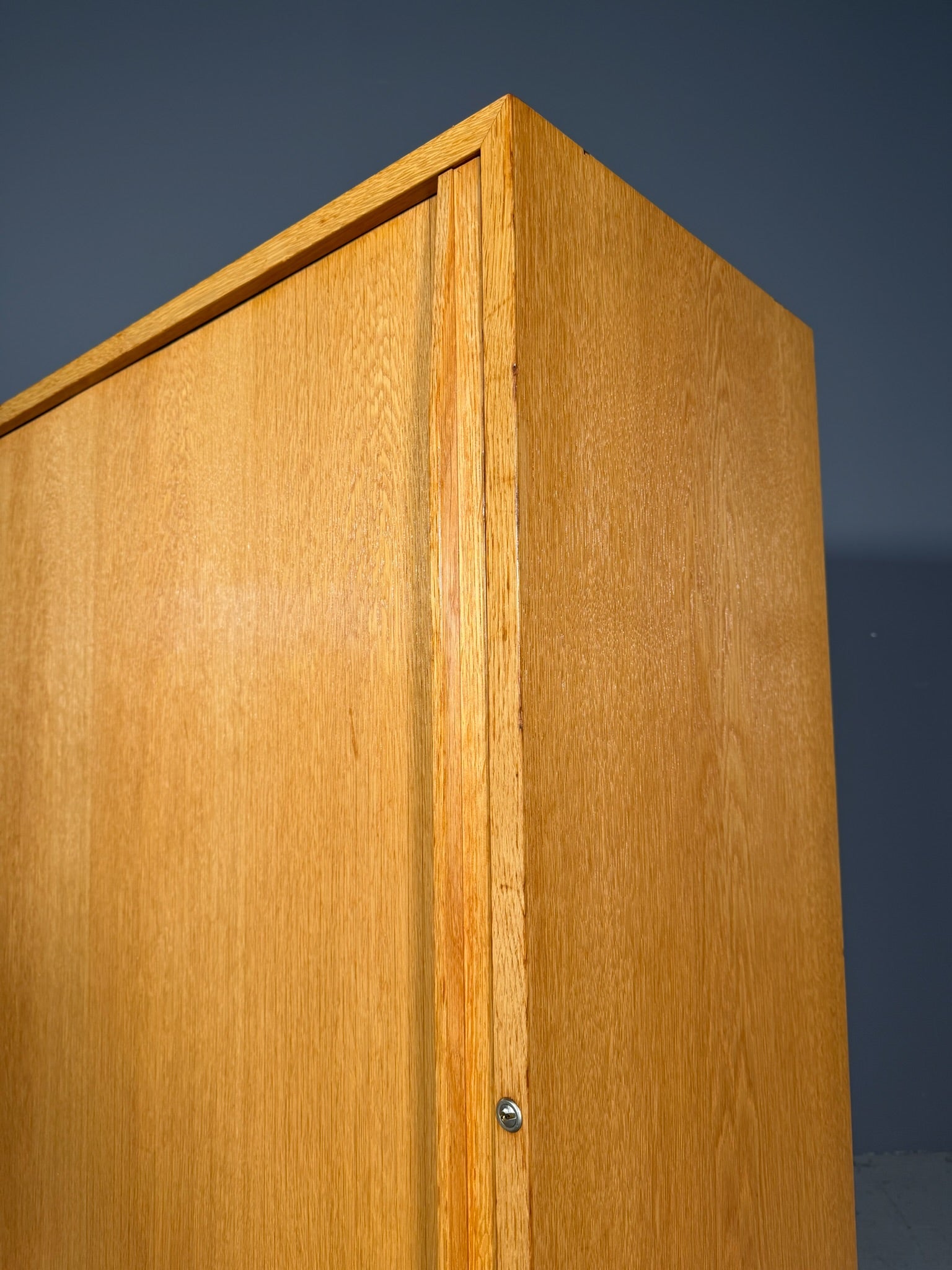 Mobile a serrandina laterale