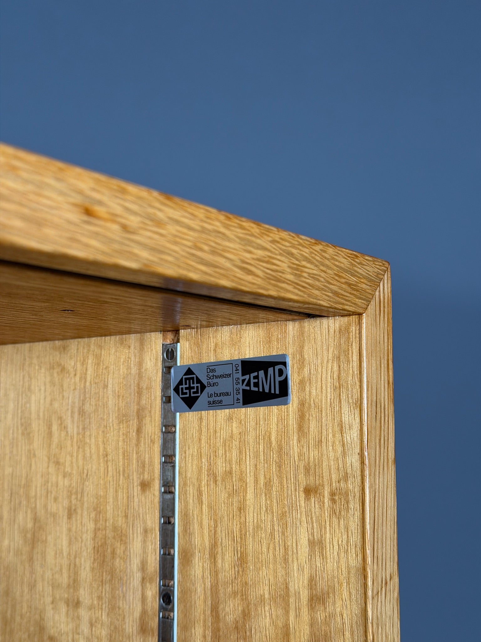 Mobile a serrandina laterale