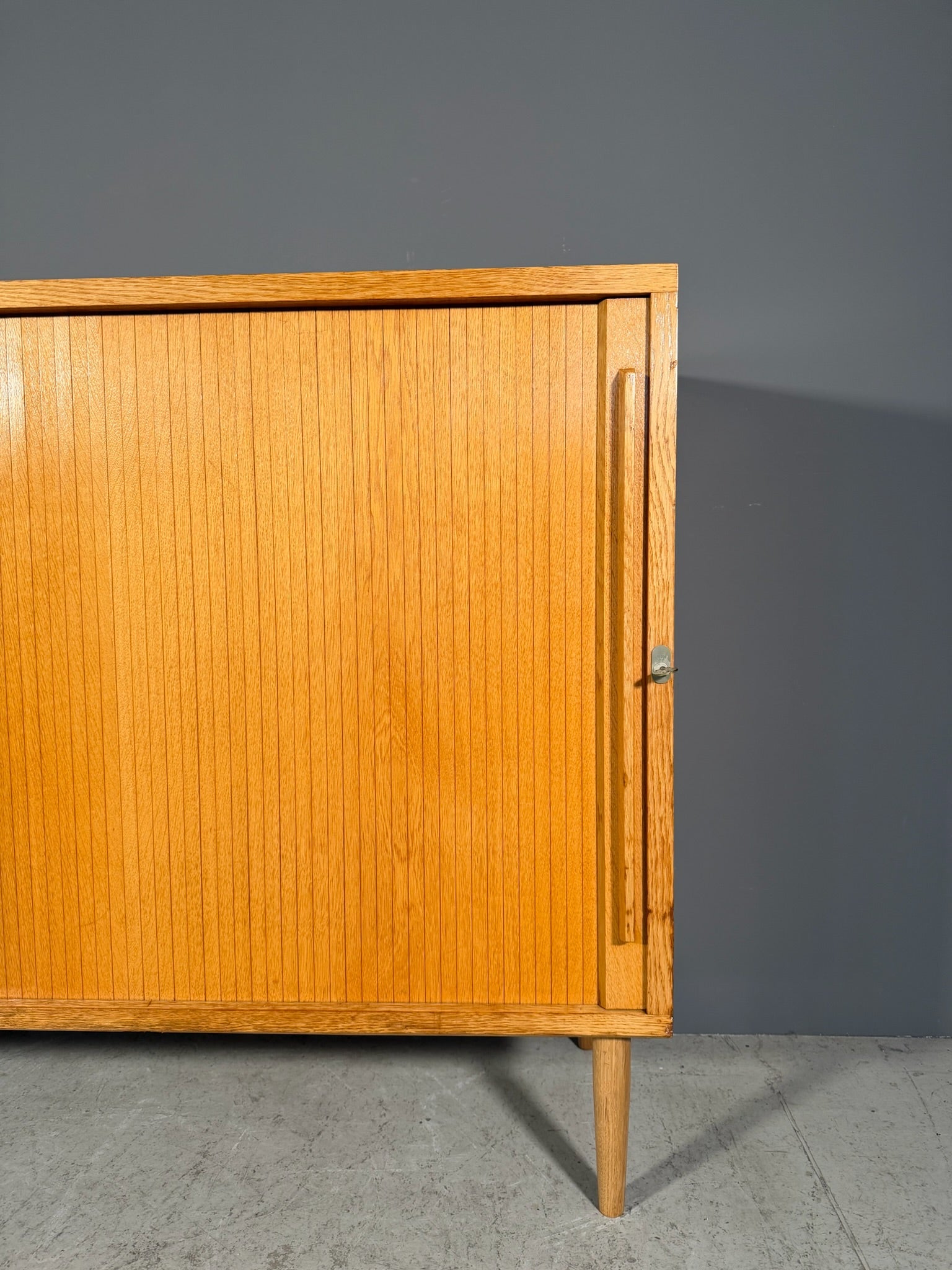 Sideboard con serrandina laterale