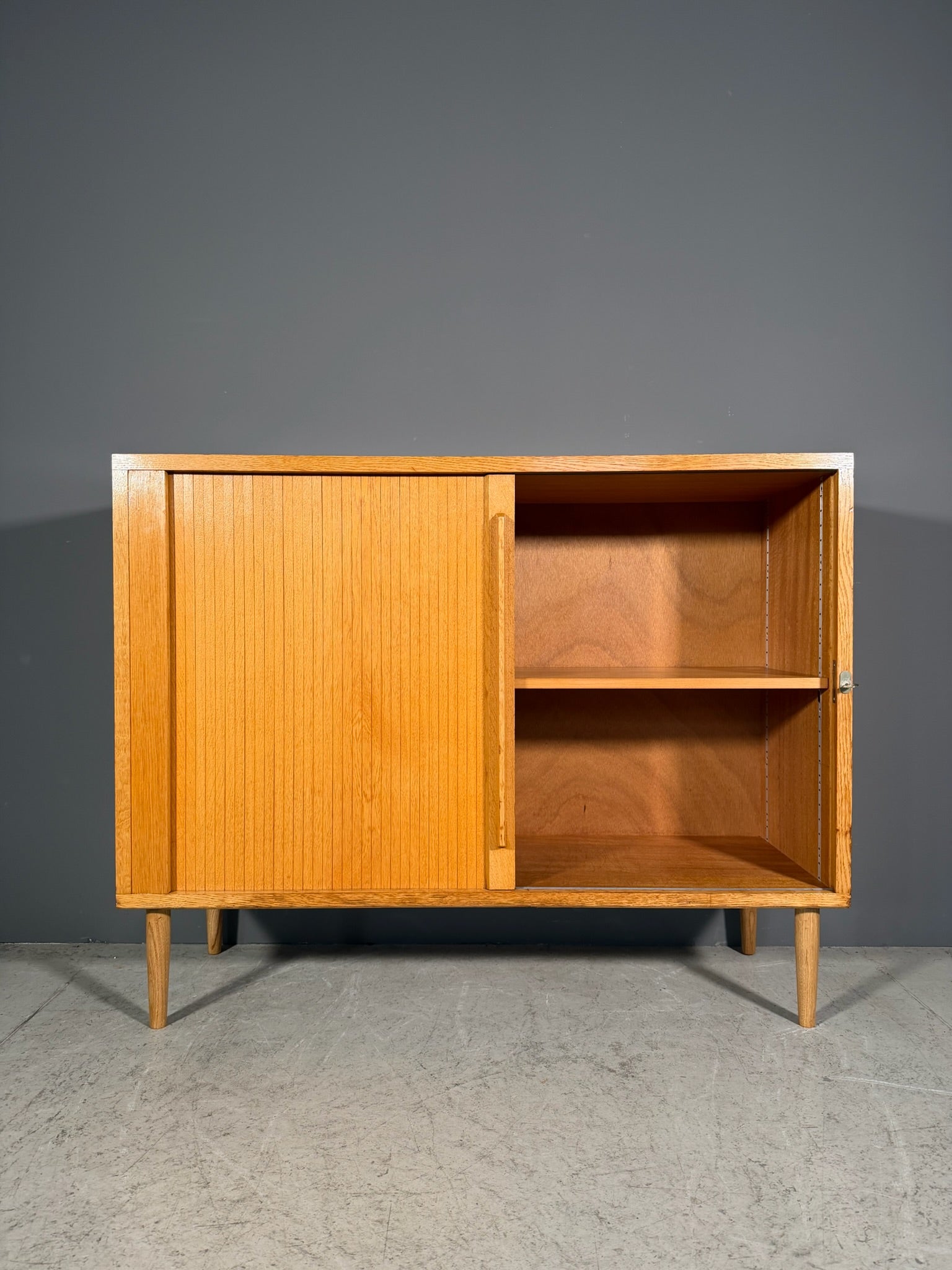 Sideboard con serrandina laterale