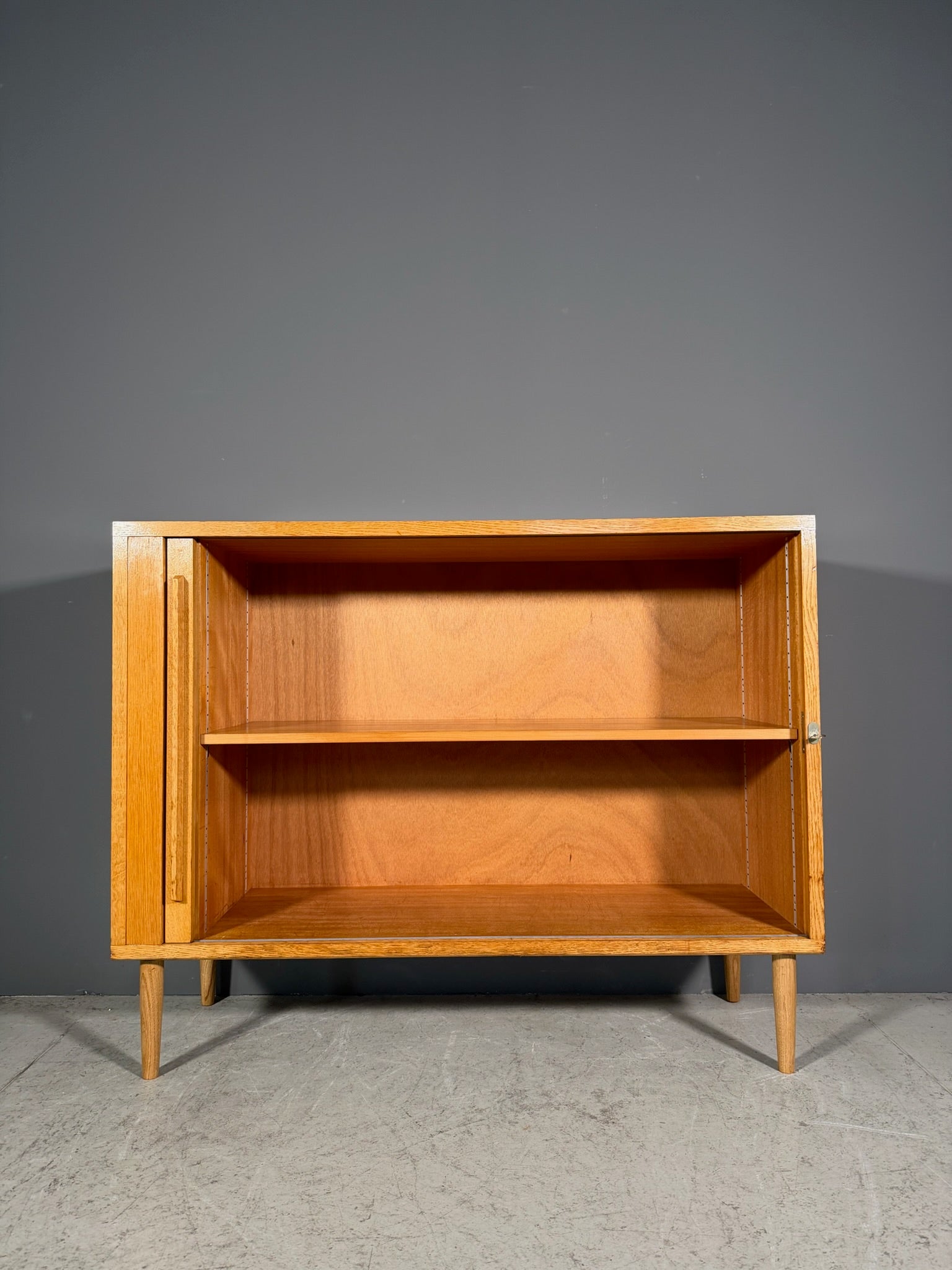 Sideboard con serrandina laterale