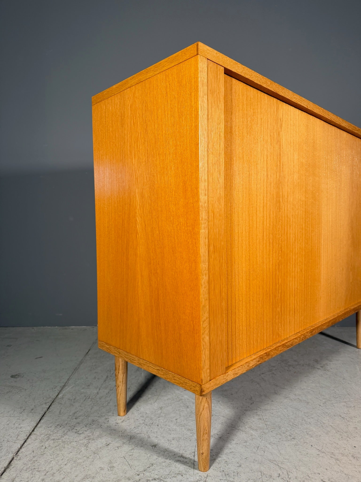 Sideboard con serrandina laterale