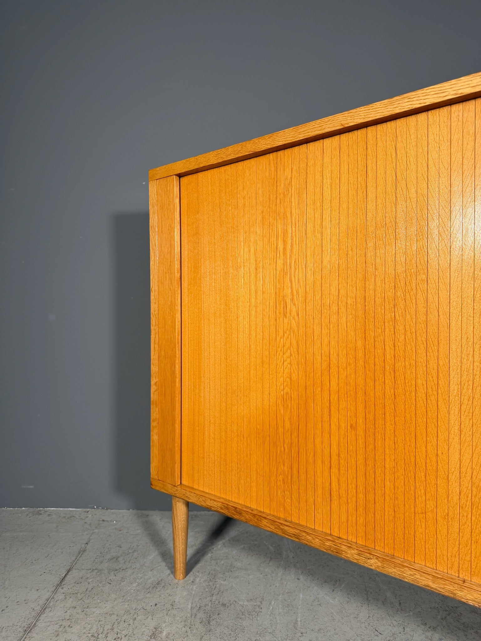 Sideboard con serrandina laterale