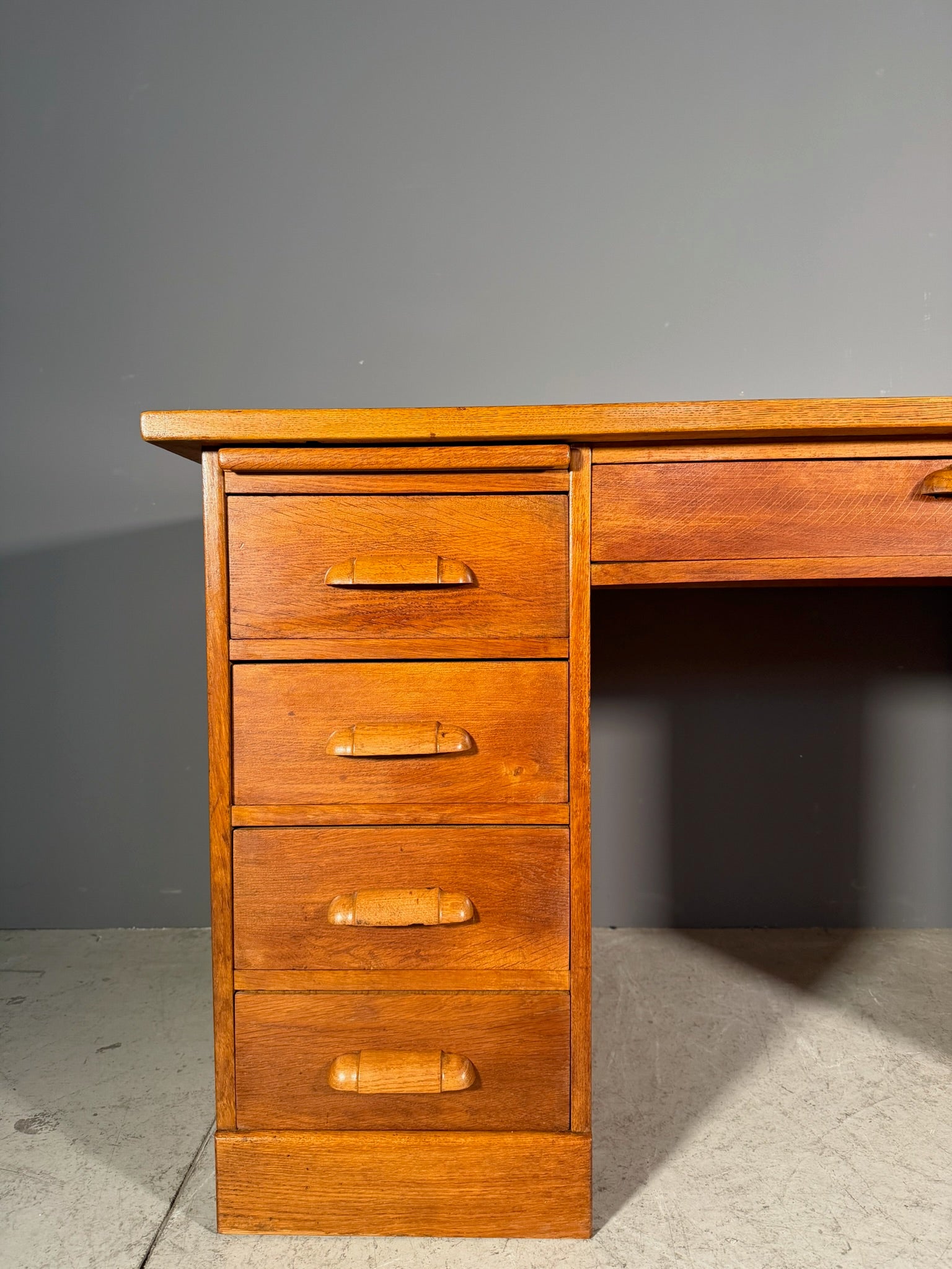 Scrivania in rovere Anni 60