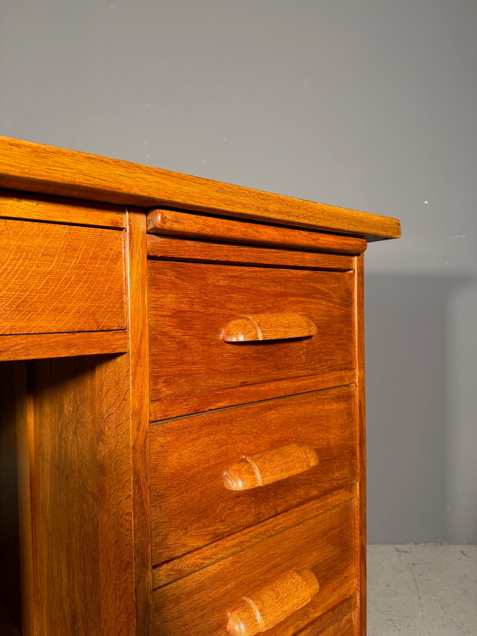 Scrivania in rovere Anni 60