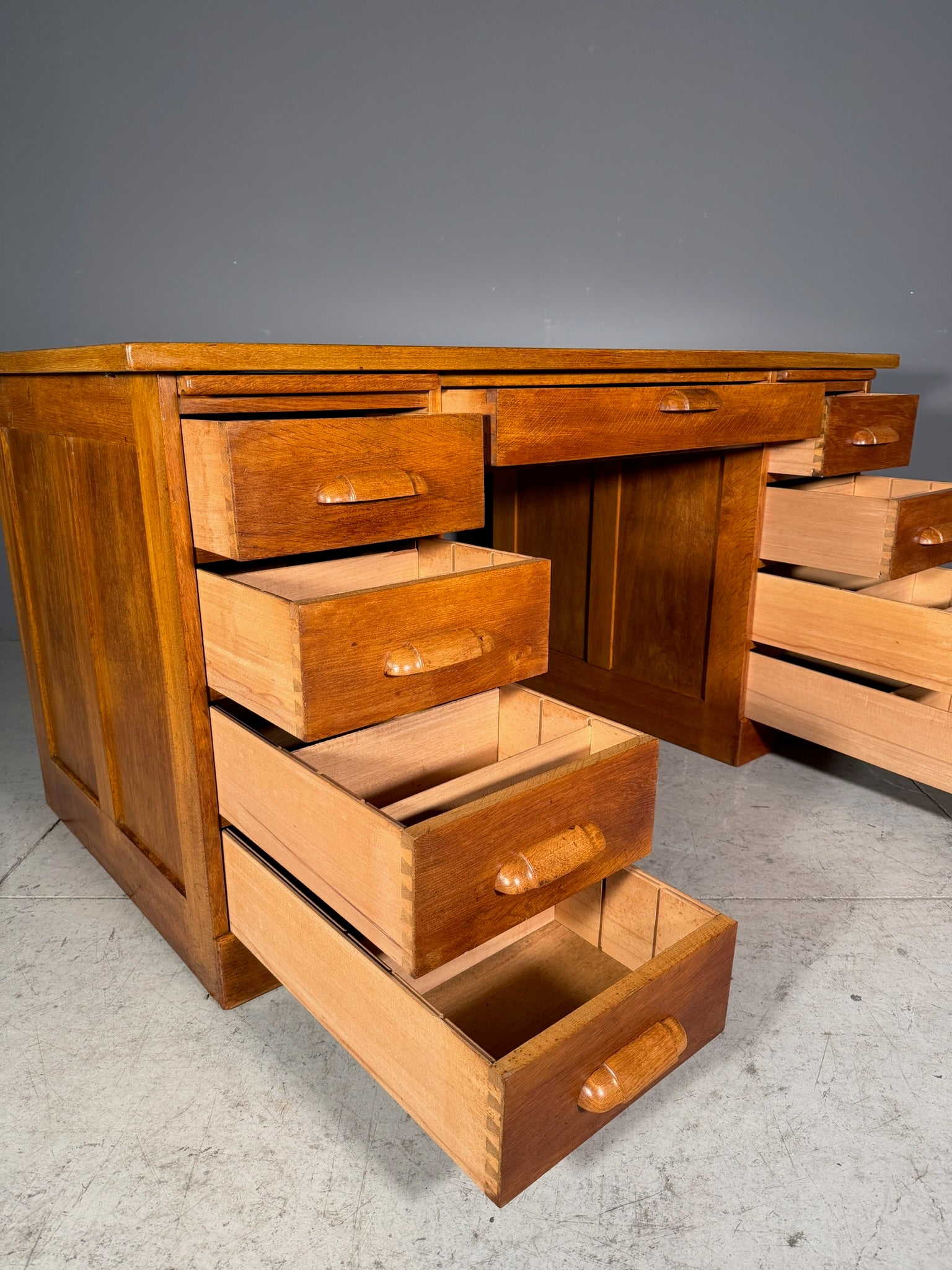 Scrivania in rovere Anni 60