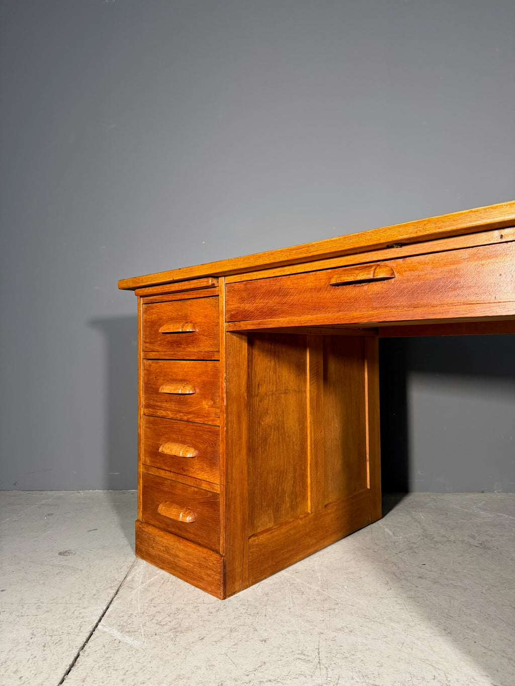 Scrivania in rovere Anni 60