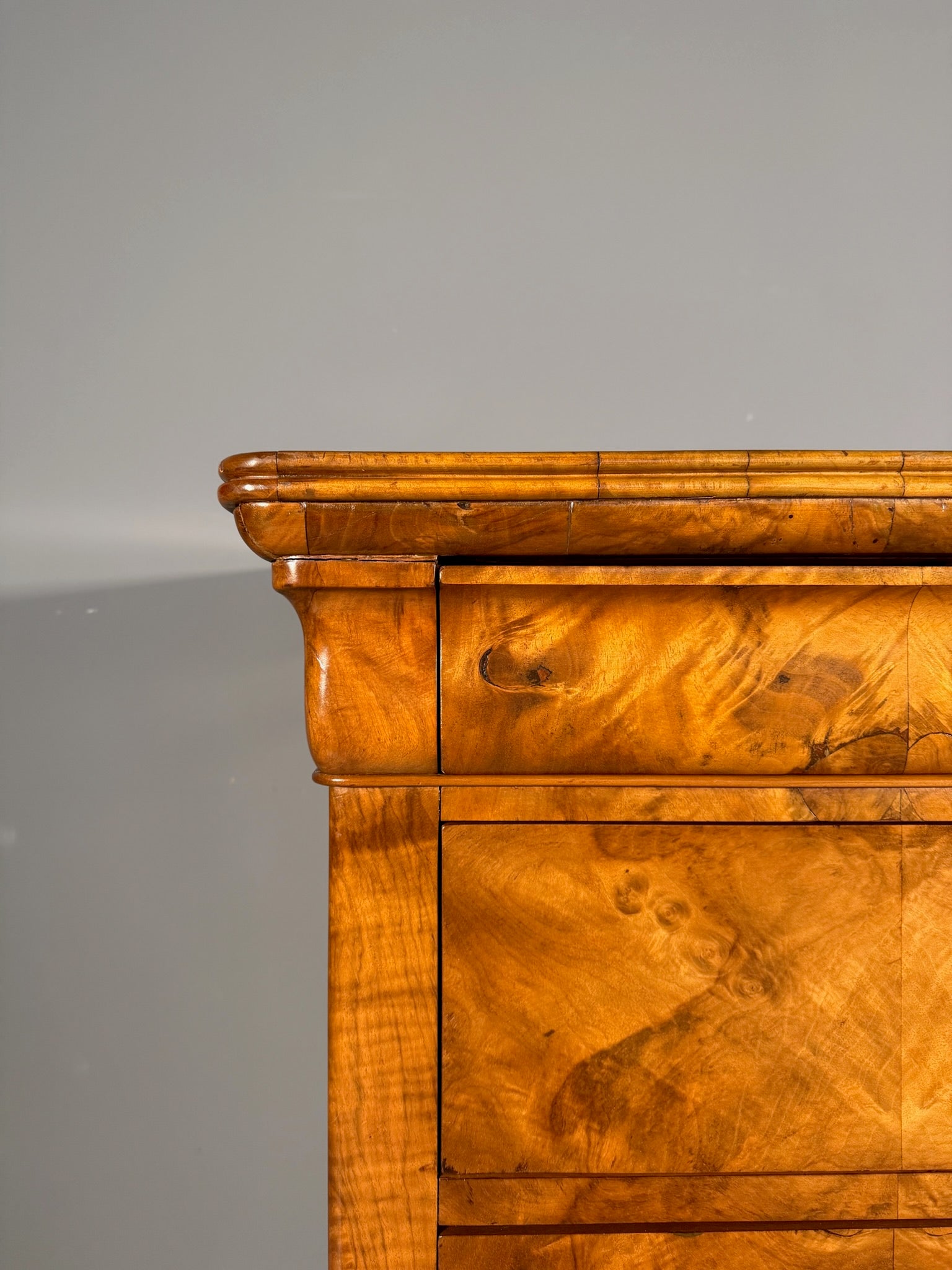 Cassettone Cappuccino in noce