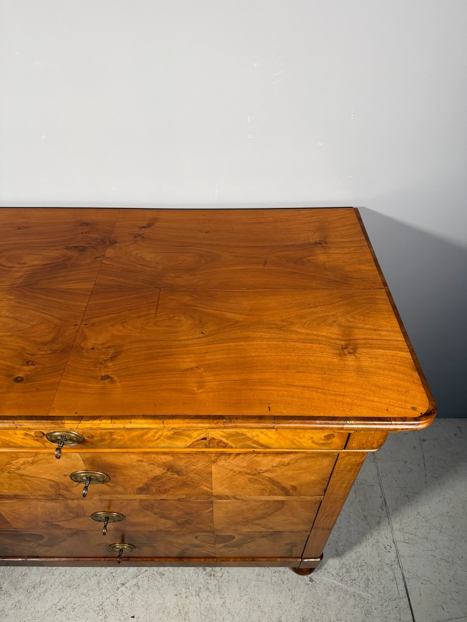 Cassettone Cappuccino in noce