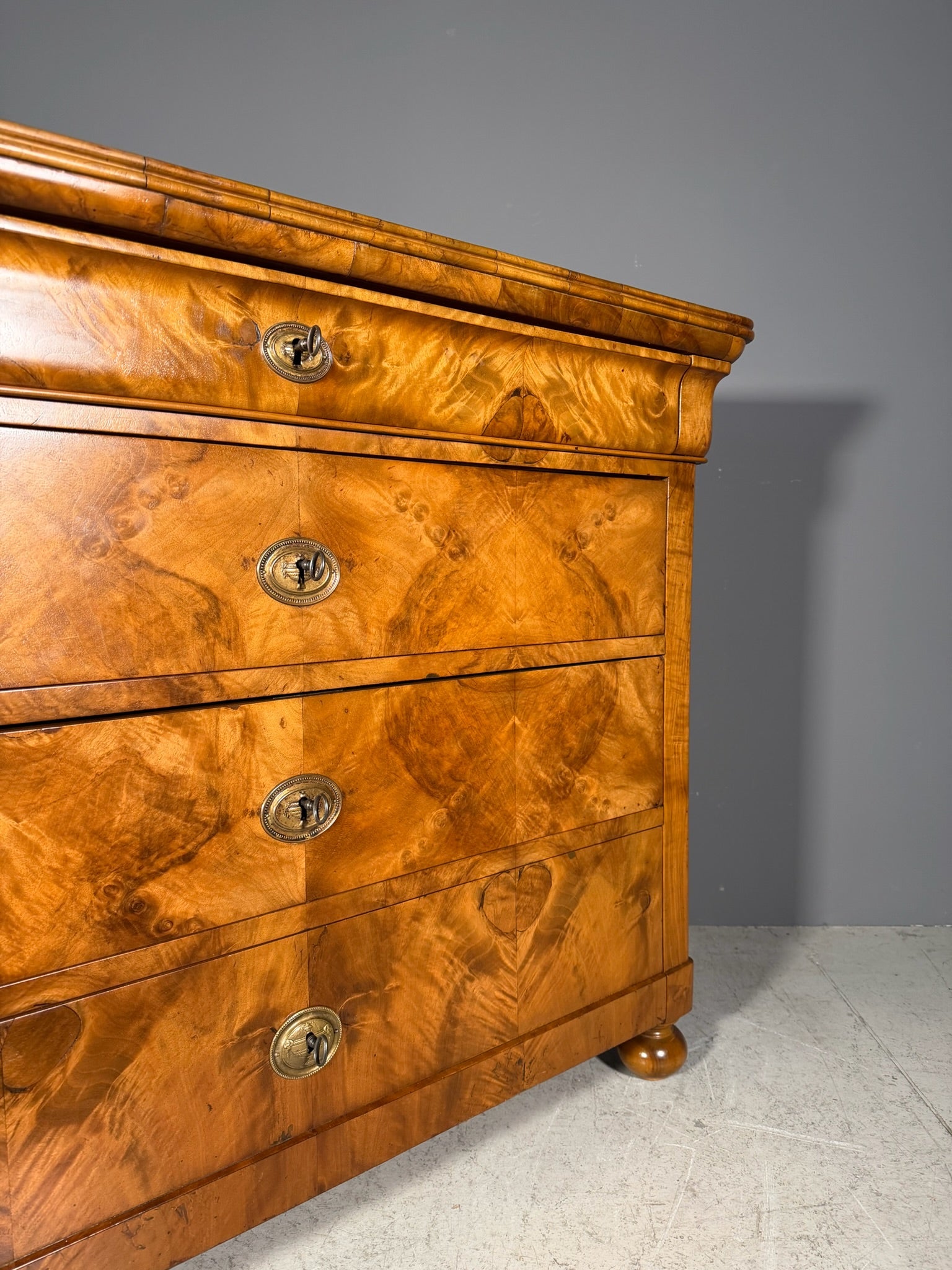 Cassettone Cappuccino in noce