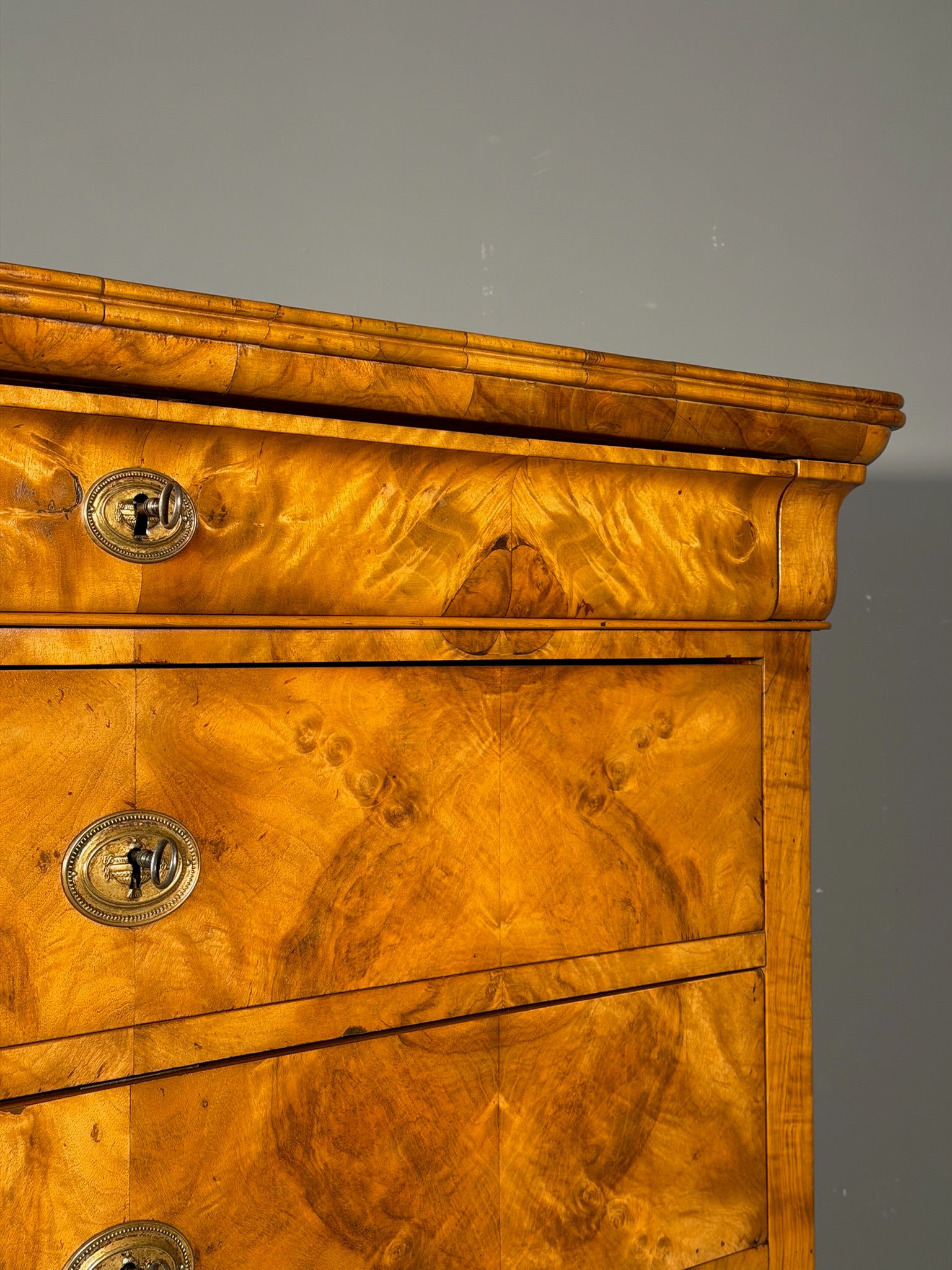 Cassettone Cappuccino in noce