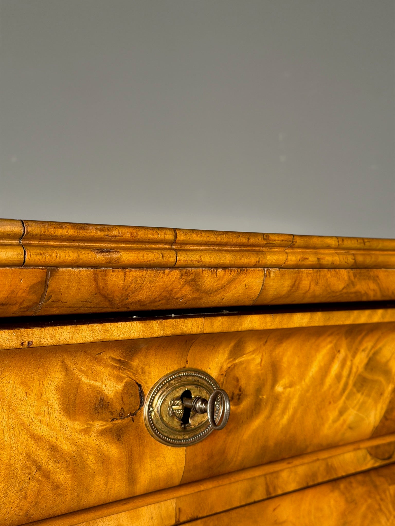 Cassettone Cappuccino in noce