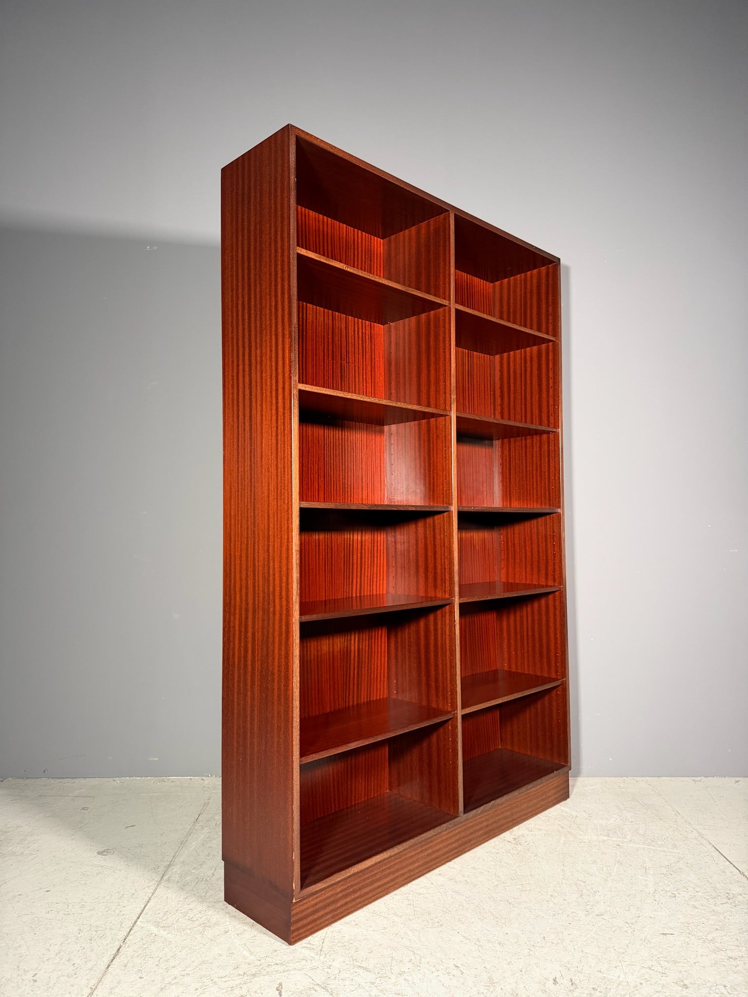 Libreria in palissandro di Omann Jun