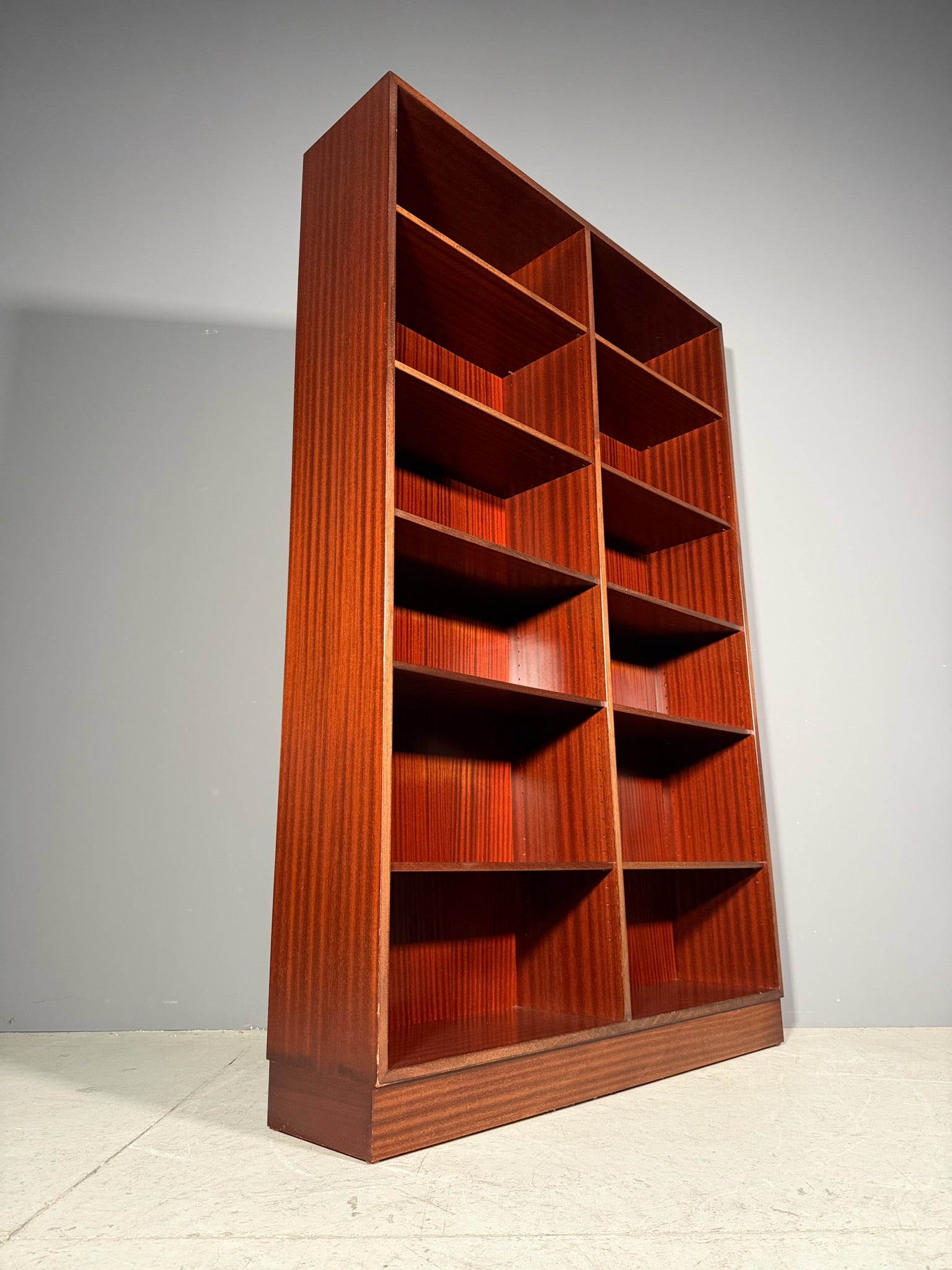 Libreria in palissandro di Omann Jun