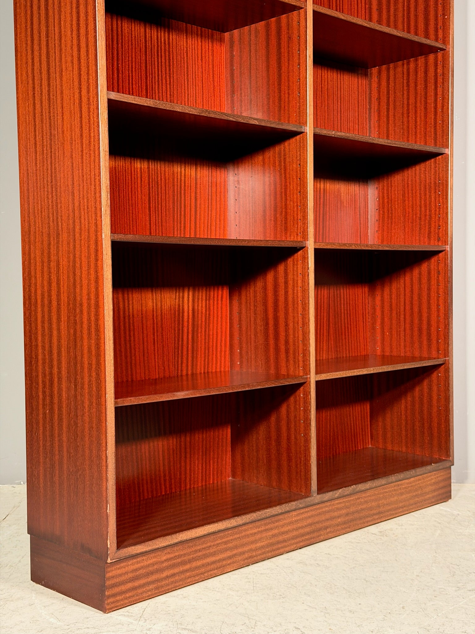 Libreria in palissandro di Omann Jun