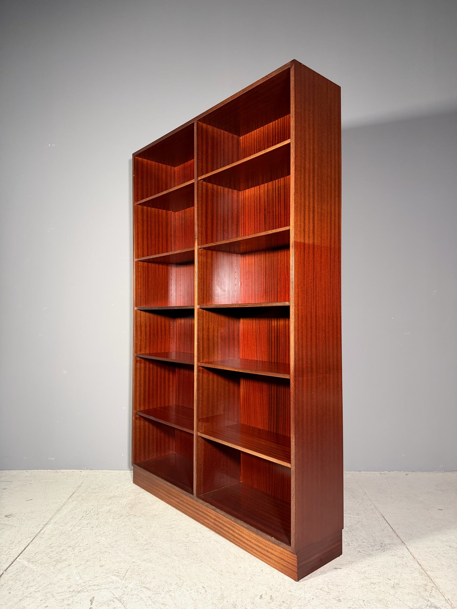 Libreria in palissandro di Omann Jun