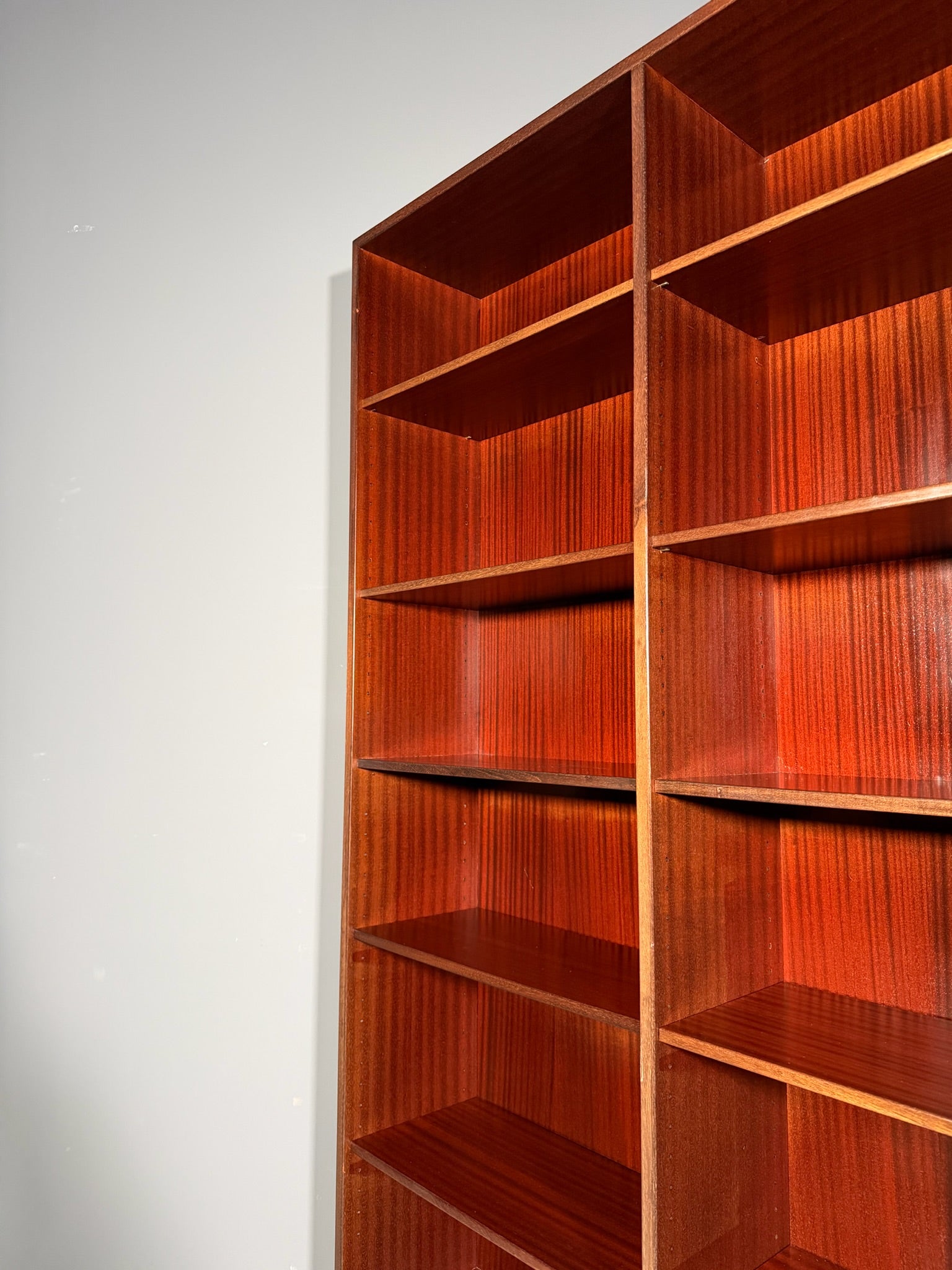 Libreria in palissandro di Omann Jun