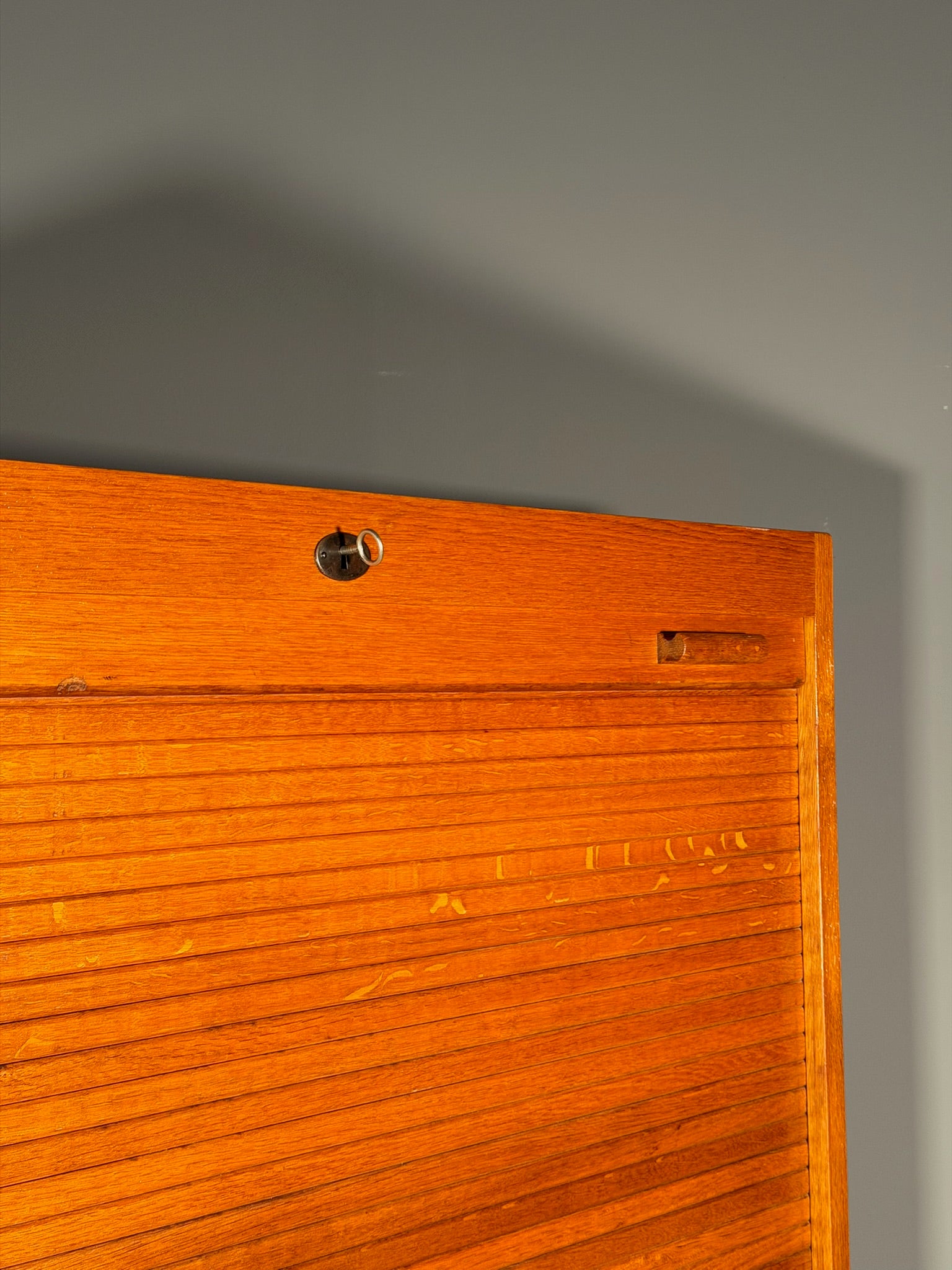 Mobile a serrandina con scrivania