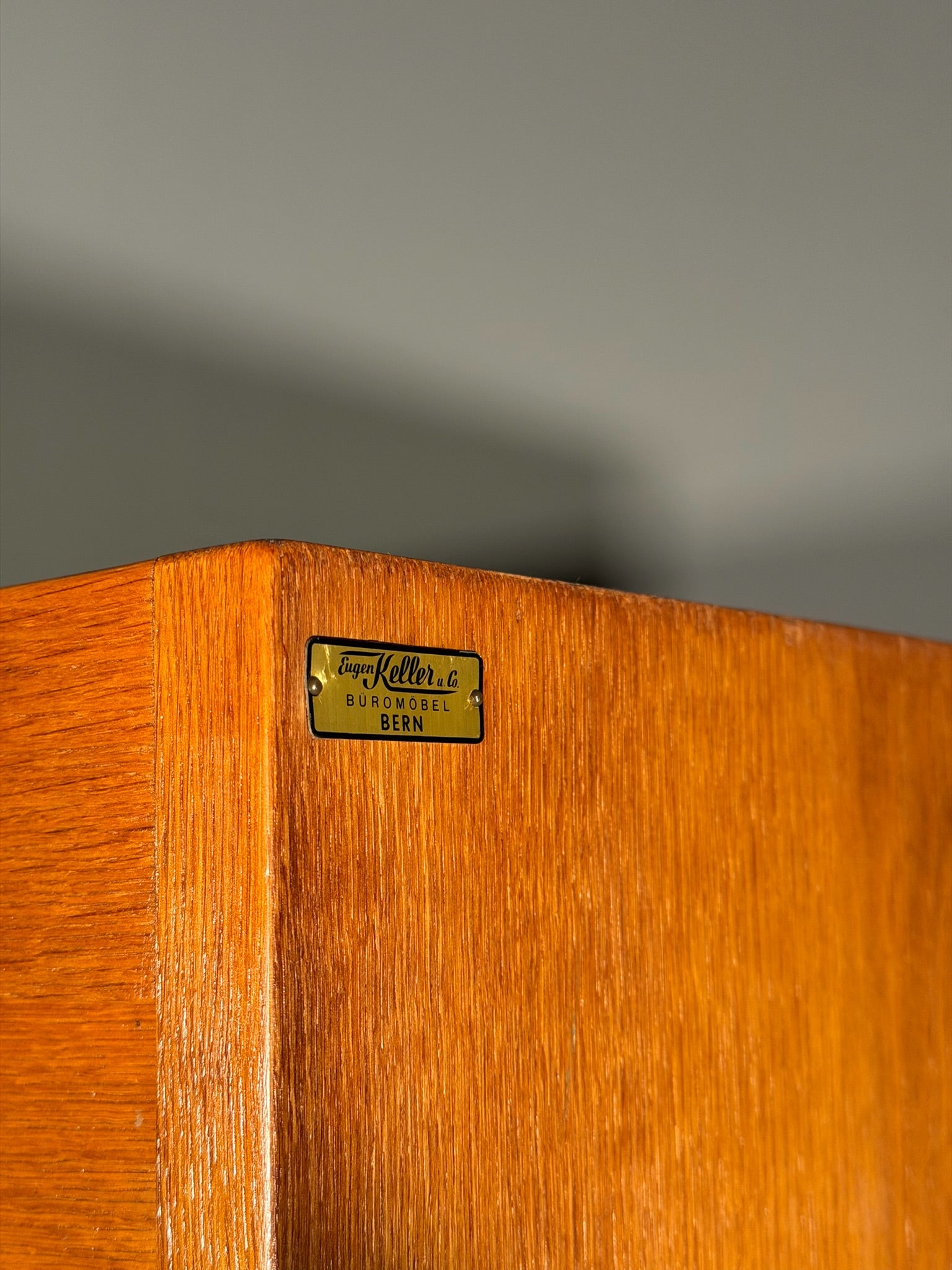 Mobile a serrandina con scrivania