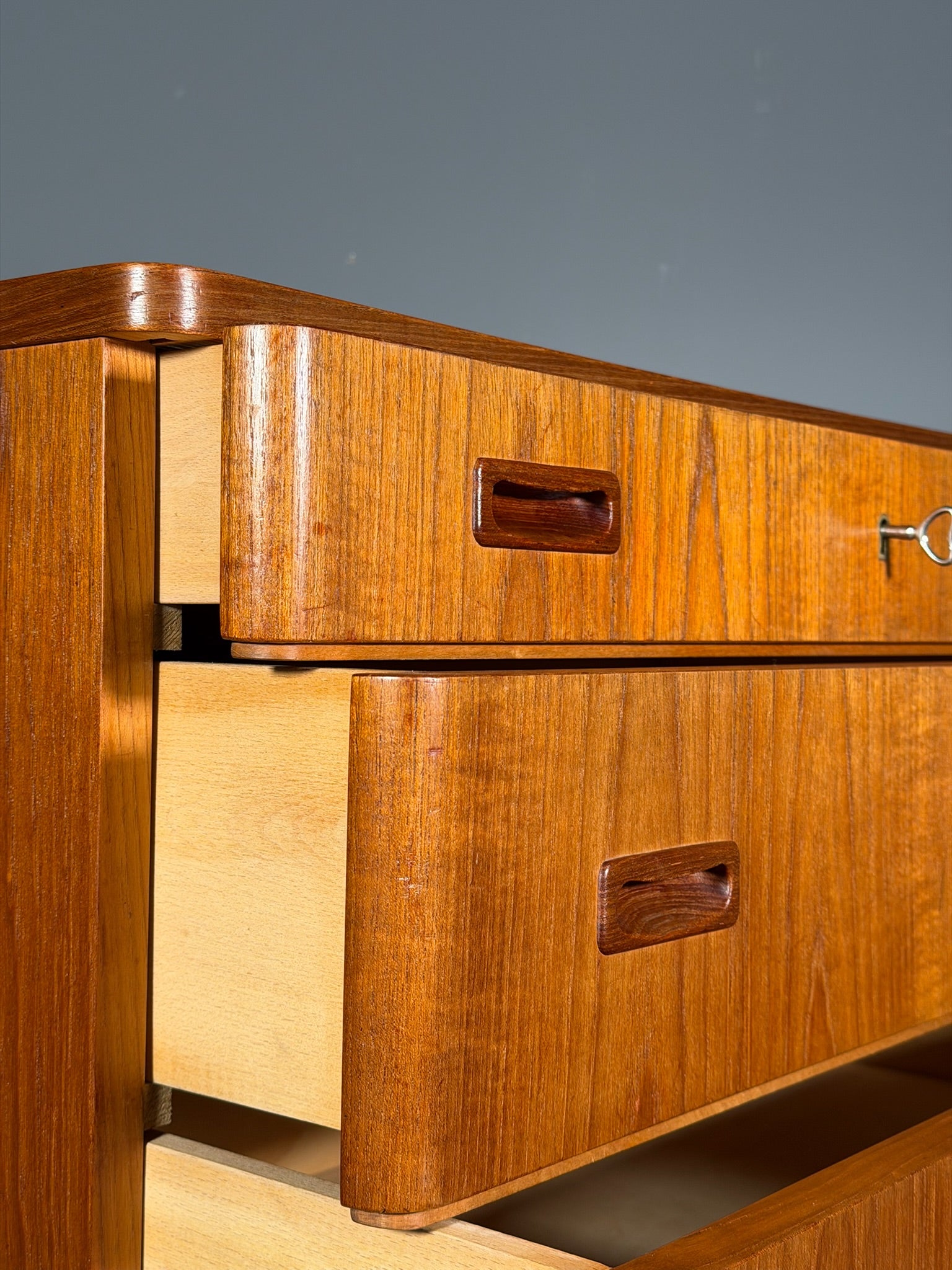 Cassettiera danese in teak