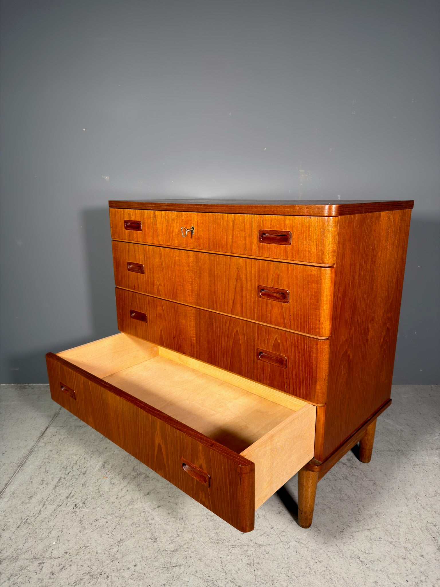 Cassettiera danese in teak