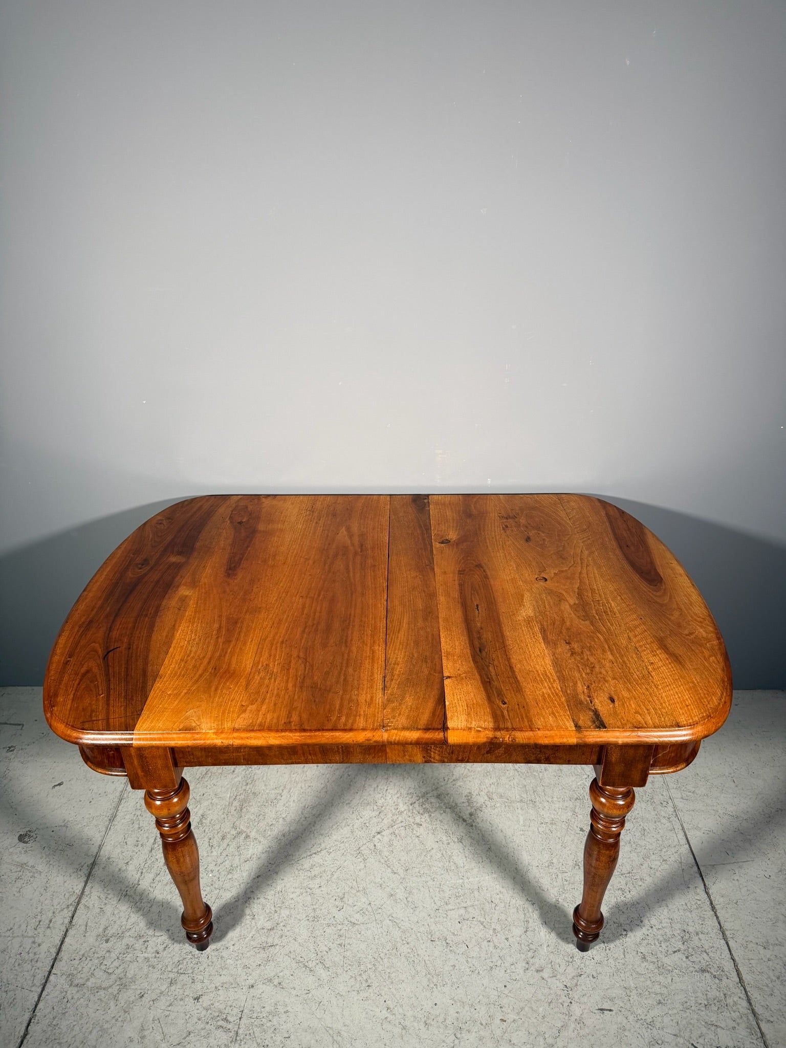 Tavolo allungabile in noce