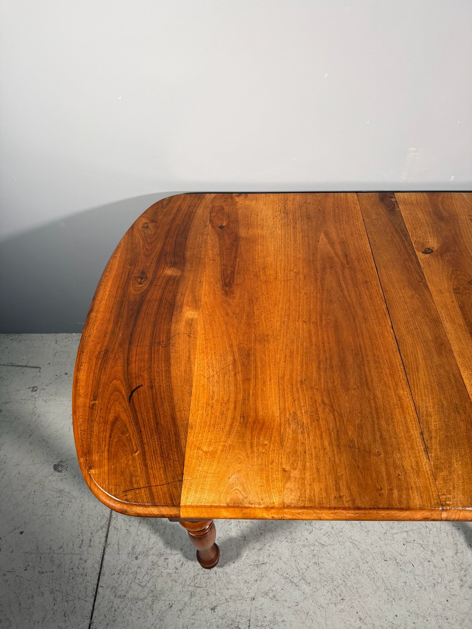 Tavolo allungabile in noce