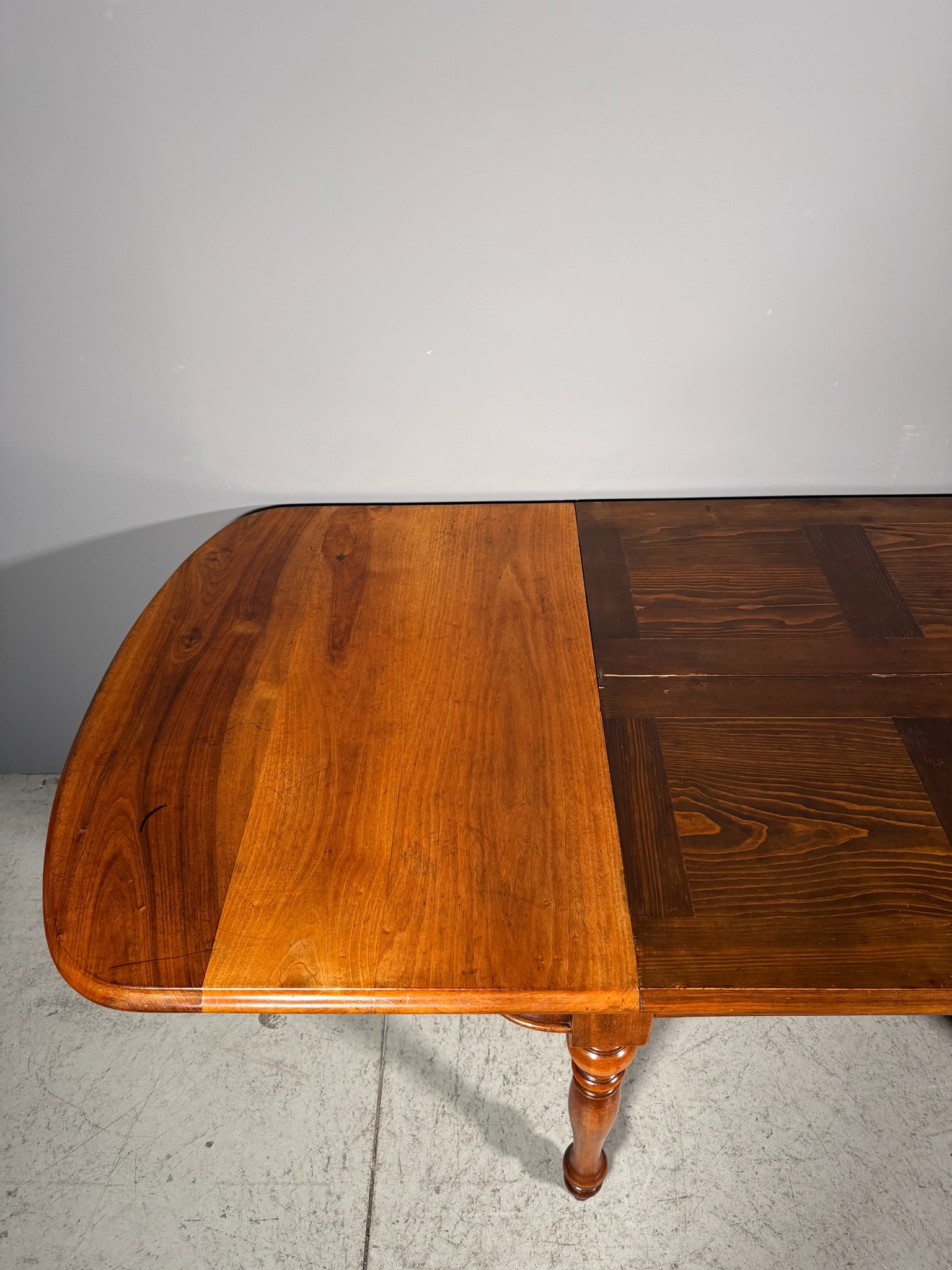 Tavolo allungabile in noce