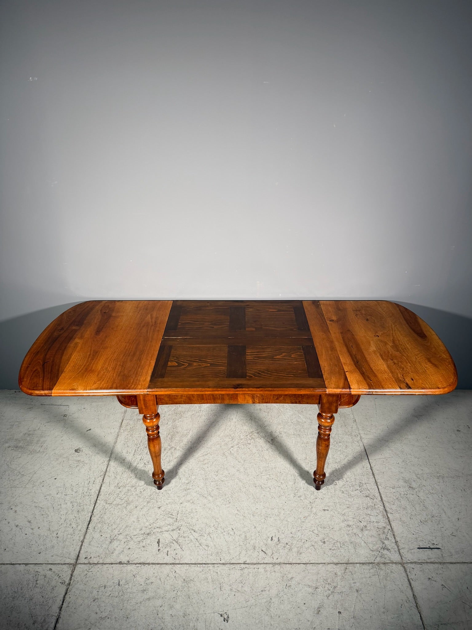 Tavolo allungabile in noce