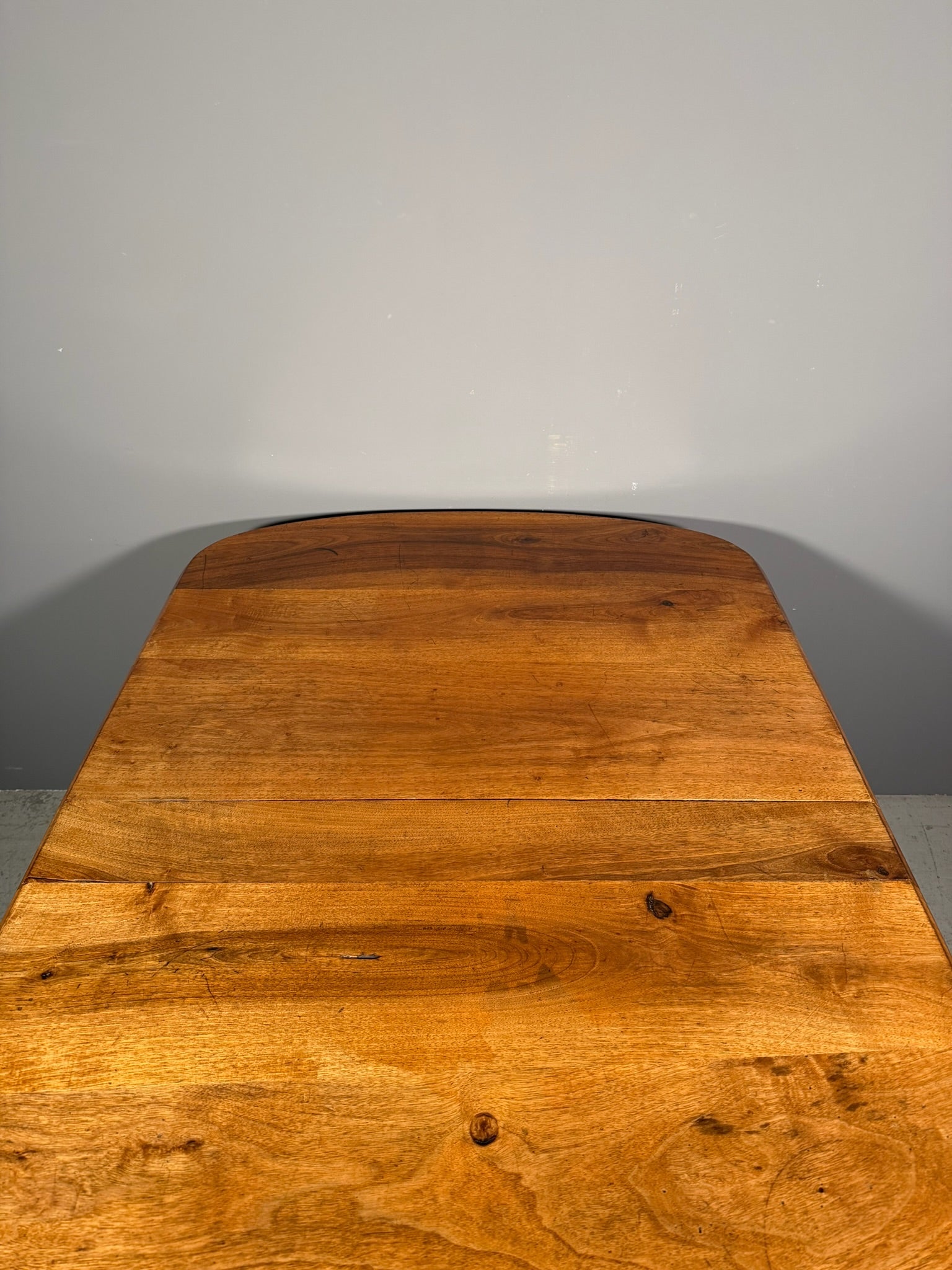 Tavolo allungabile in noce