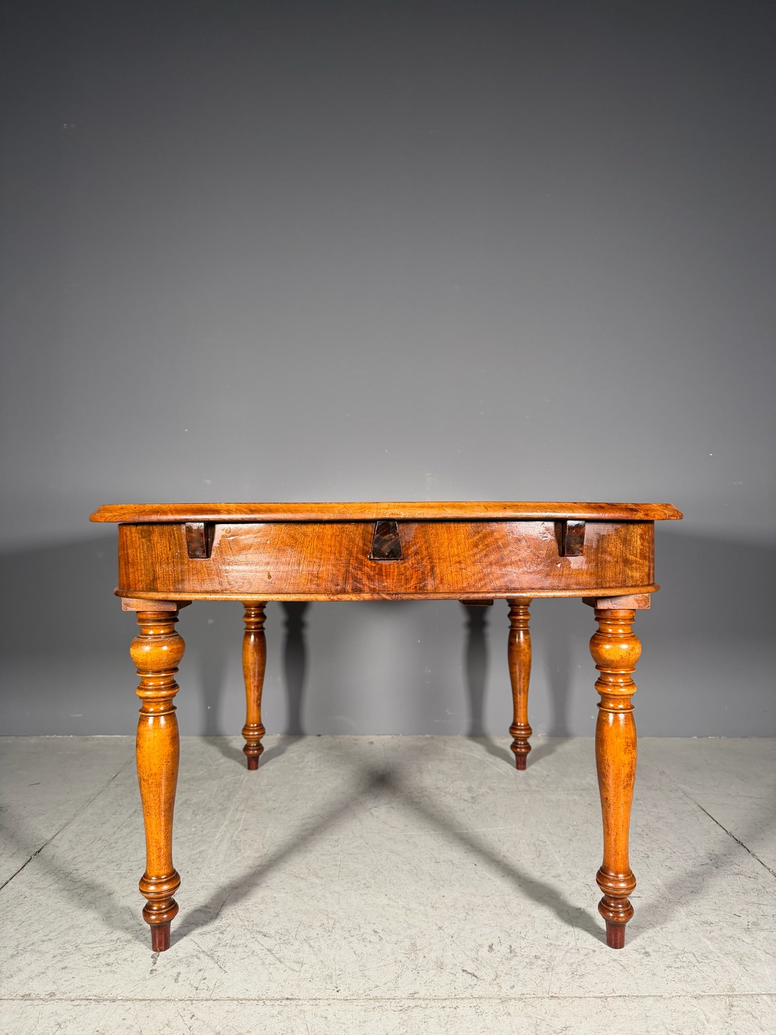 Tavolo allungabile in noce