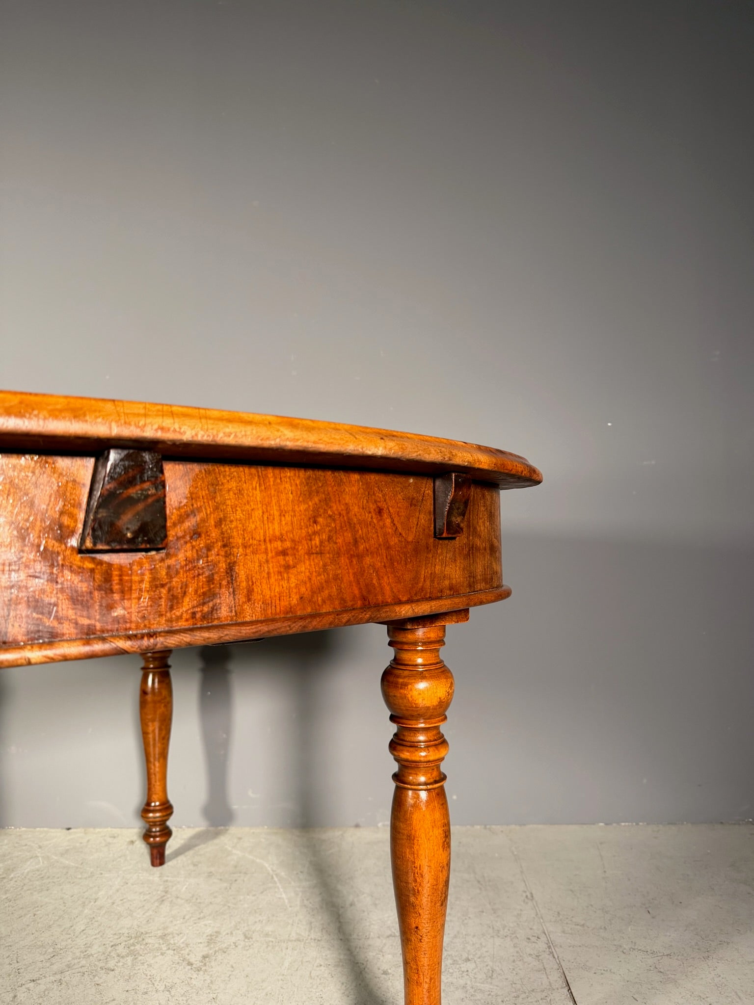 Tavolo allungabile in noce