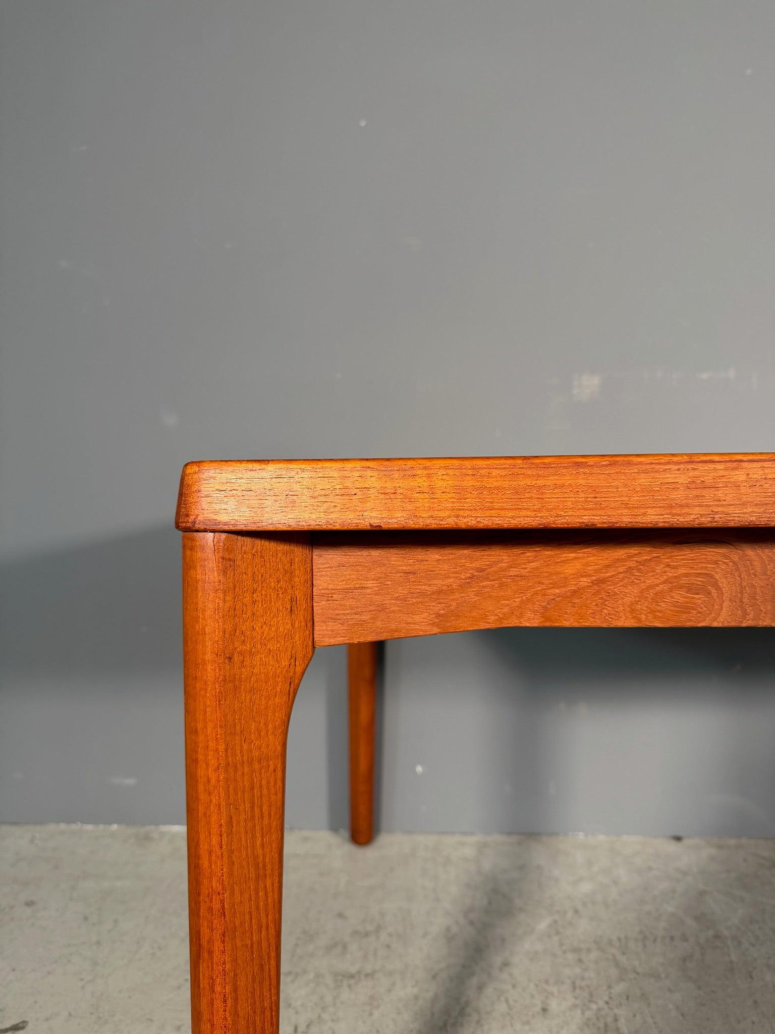 Tavolino danese in teak