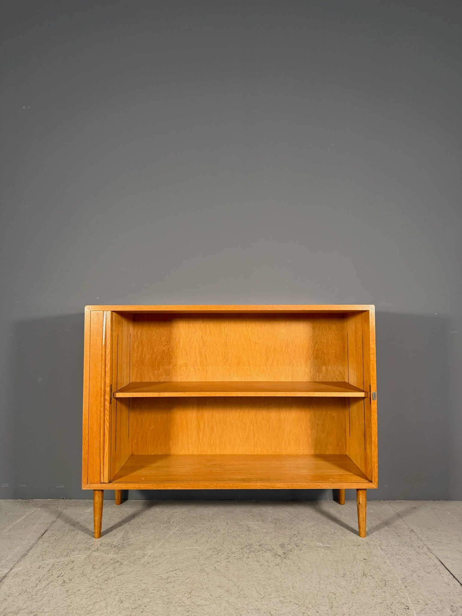 Sideboard con serrandina laterale