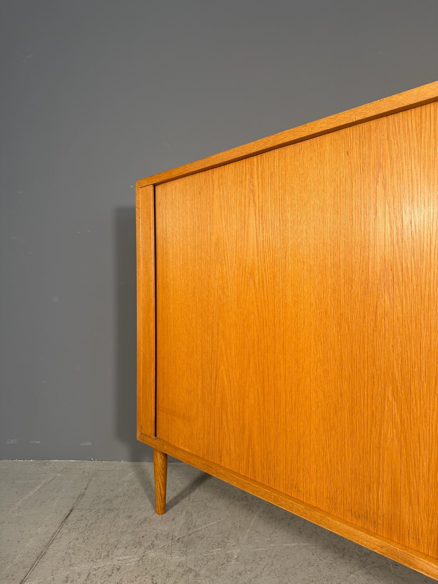 Sideboard con serrandina laterale