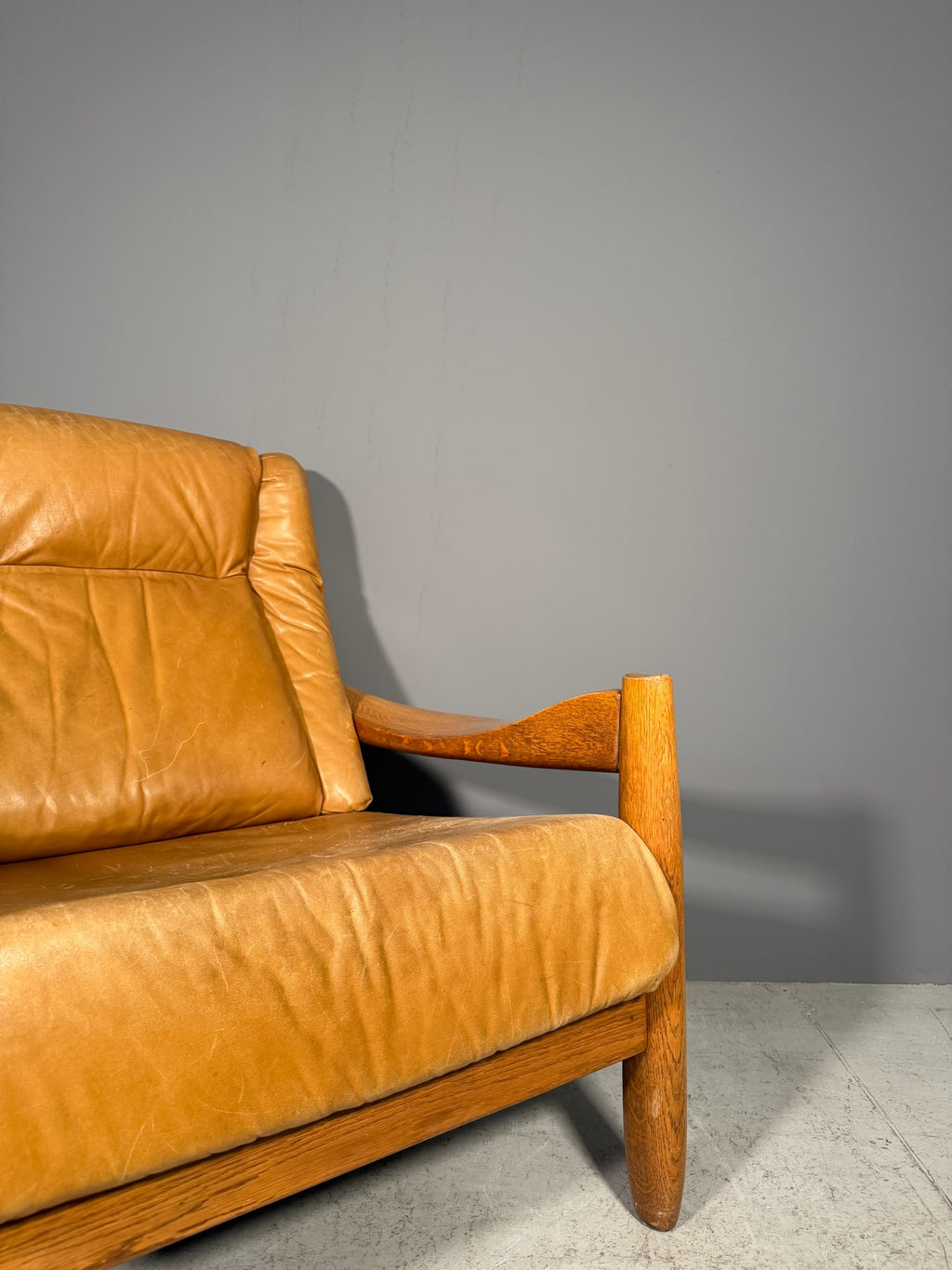 Poltrona in rovere e pelle